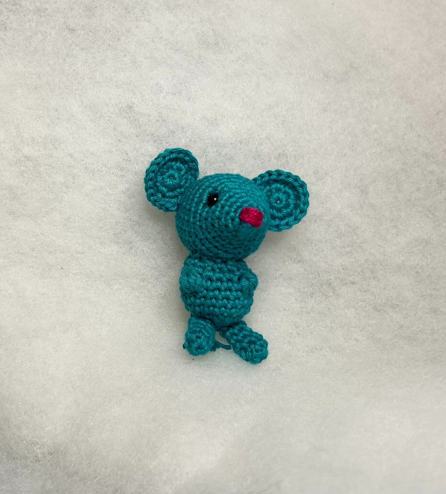 Gehaakte mini-muis – een klein knuffeltje met een groot avontuur