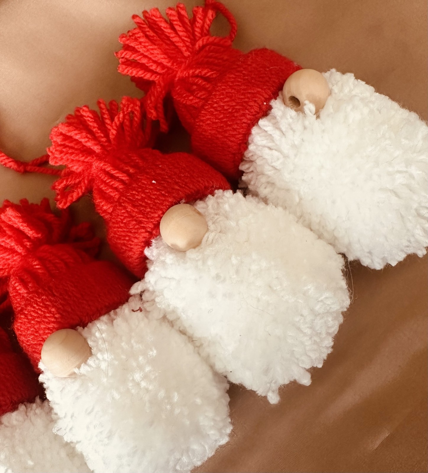 Handgemaakte kersthangers kerstman in rood – set van 4 stuks - 153795 Handgemaakte kersthangers kerstman in rood – set van 4 stuks