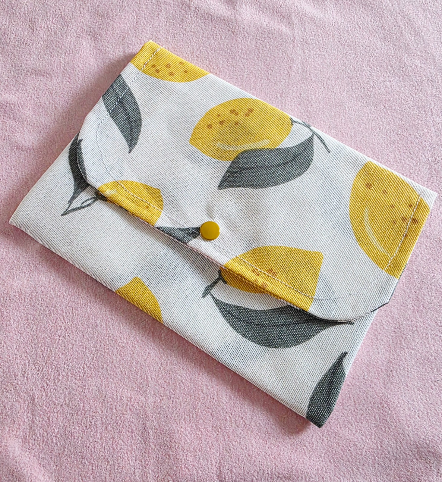 Lemon Love Clutch – Fresh & Handmade