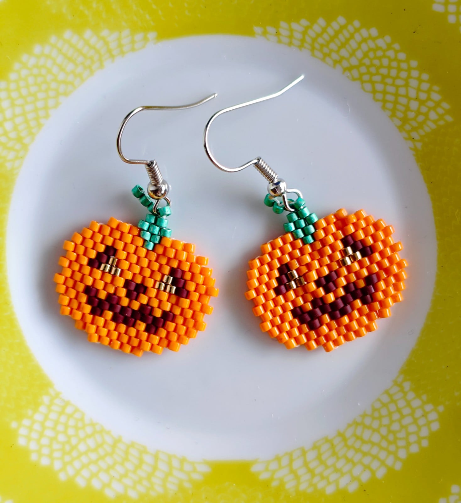 Handgemaakte oorbellen van kralen, 'Pumpkins' - 153460 Handgemaakte oorbellen van kralen, 'Pumpkins'