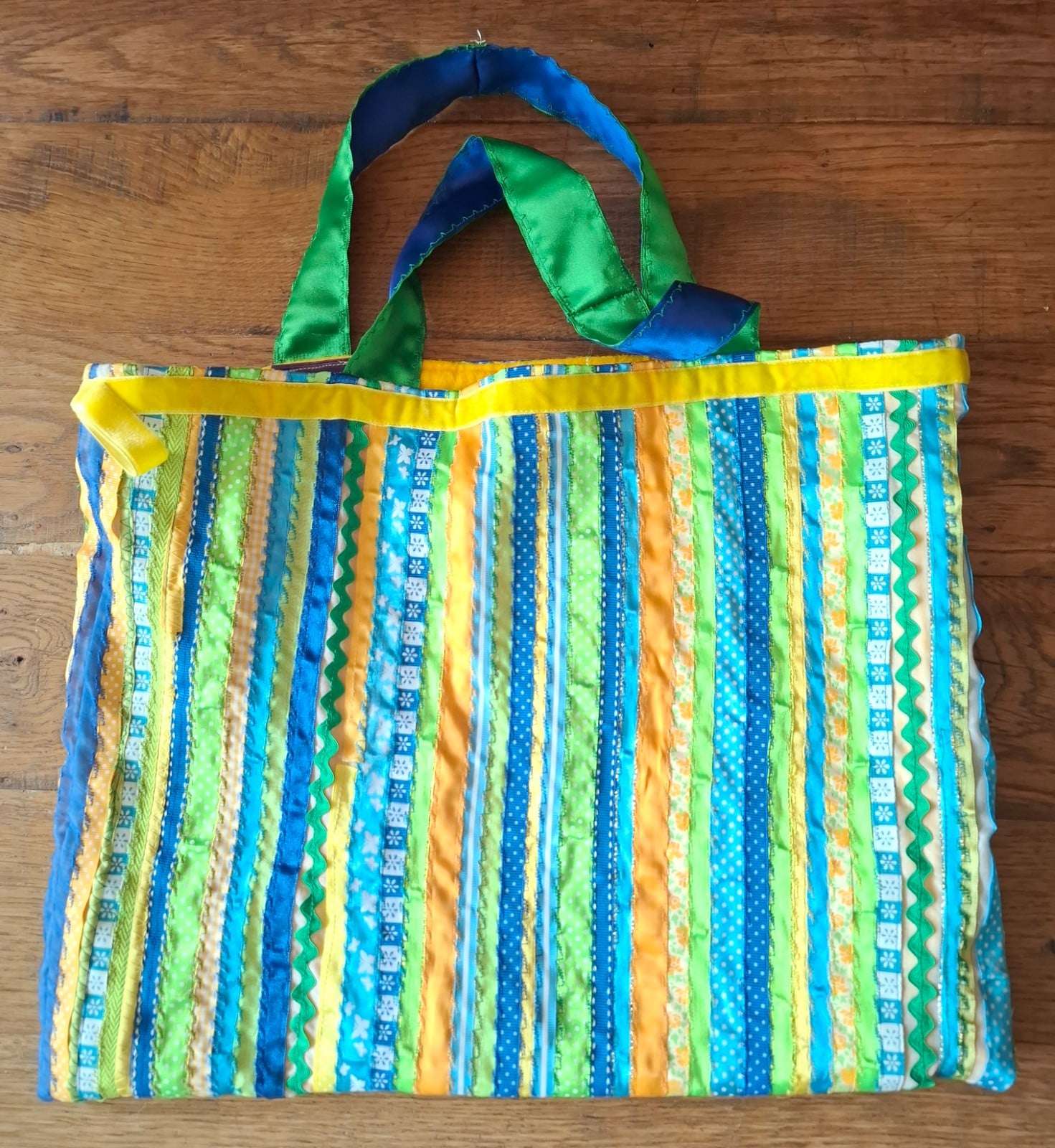 Handgemaakte patchwork tas – kleurrijk & uniek