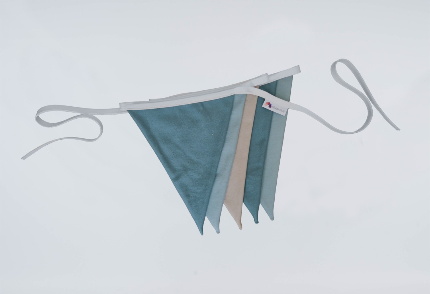 Vlaggenlijn Sandy Ocean | Blauw / Turquoise / Beige / Neutraal / Aarde tinten slinger met driehoek vlaggetjes gemaakt van stof