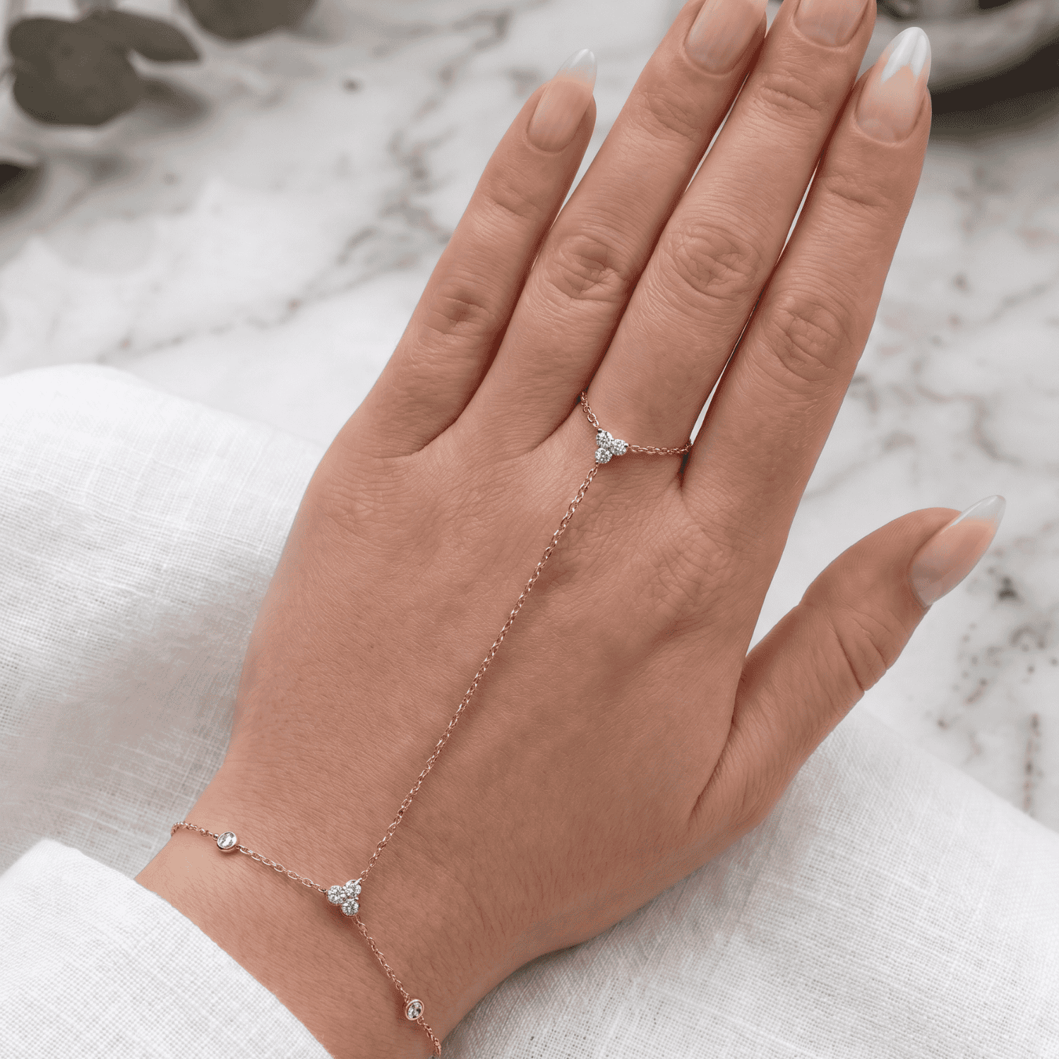 Valora Hand Chain – RVS – Goud/Zilver - 137355 Valora Hand Chain – RVS – Goud/Zilver