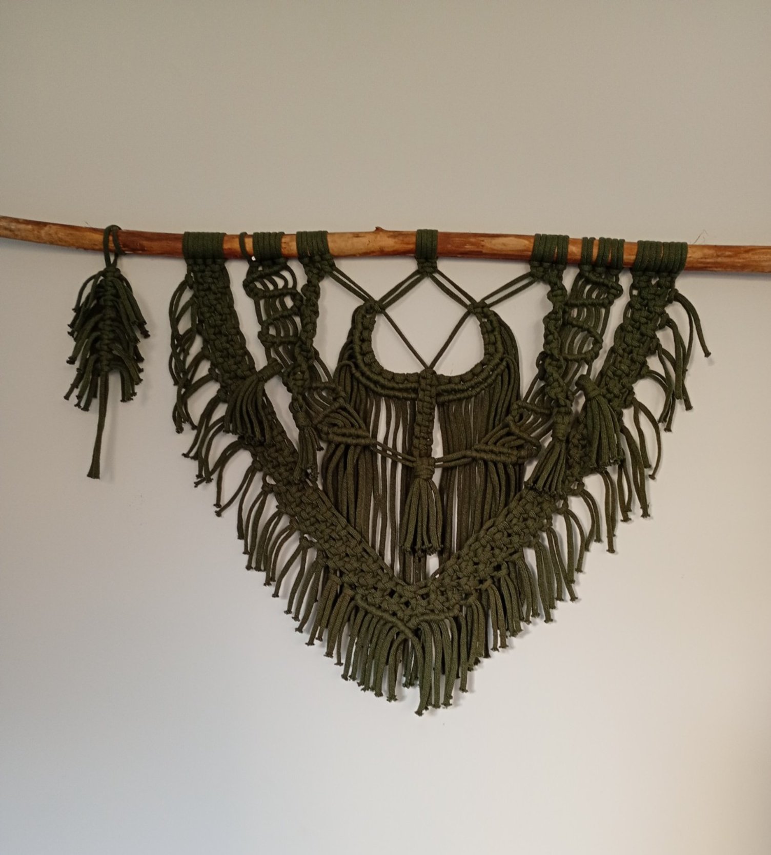 Wanddecoratie, macramé, kaki