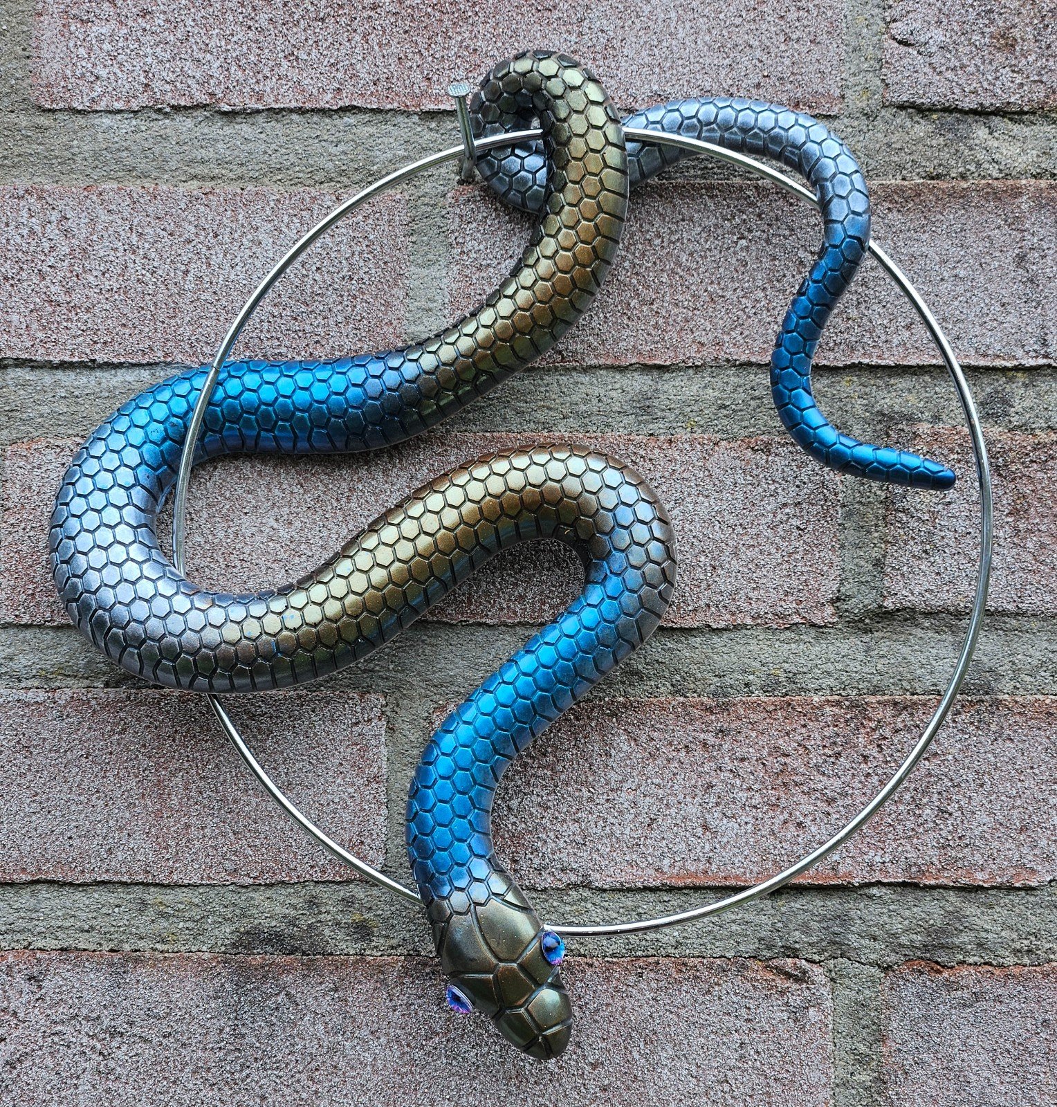 Handgemaakt epoxy slang cirkel "Ziggy the Snake" Cirkel Metallic dive… - 99779 Handgemaakt epoxy slang cirkel "Ziggy the Snake" Cirkel Metallic diverse kleuren