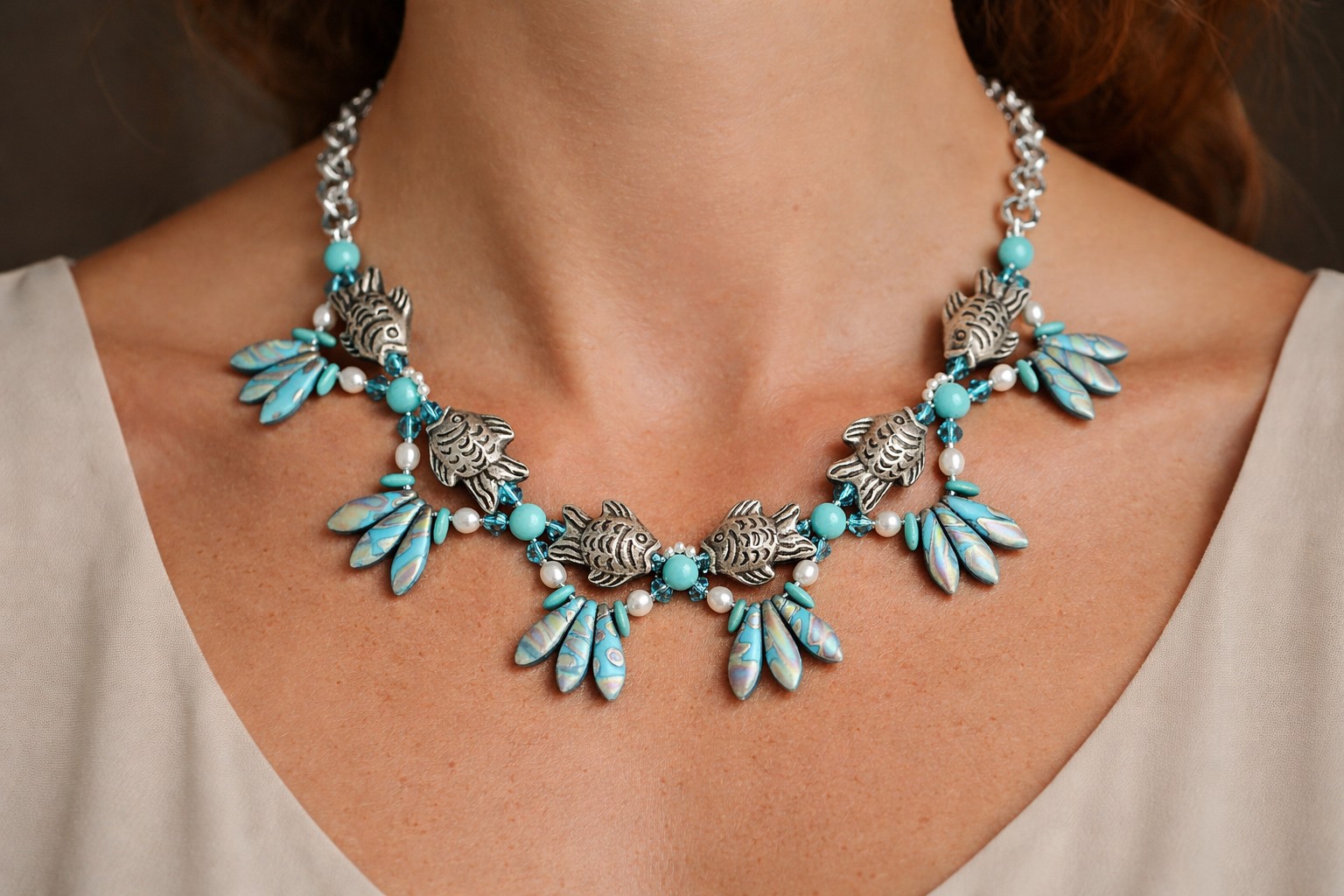 Dansende Vissen & Eigenzinnig, handgemaakte statement ketting met vissen