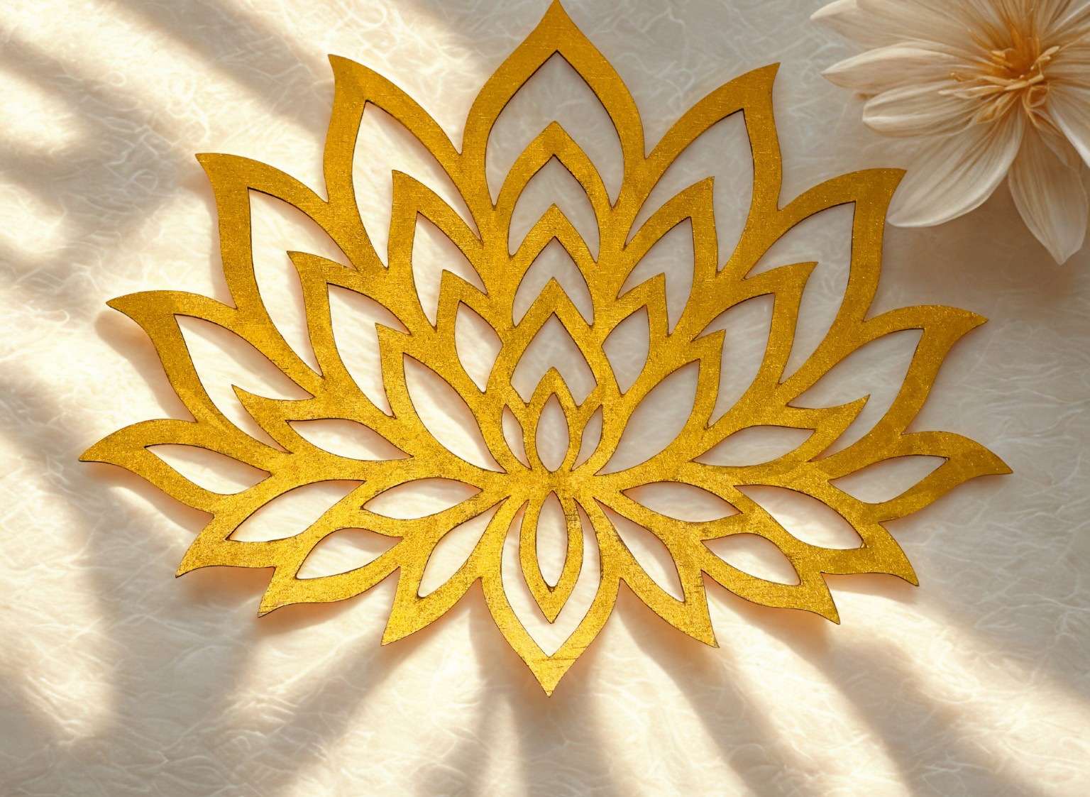 Handgemaakte Houten Lotus – Laser Gesneden, Geschuurd & Geverfd – Decoratieve Bloem 27x34 cm