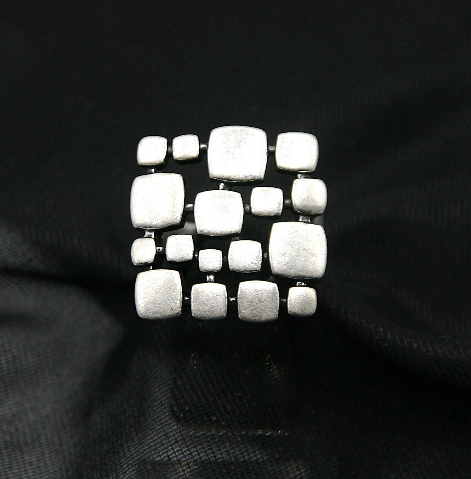 Squarred : licht geborstelde zilverkleurige ring