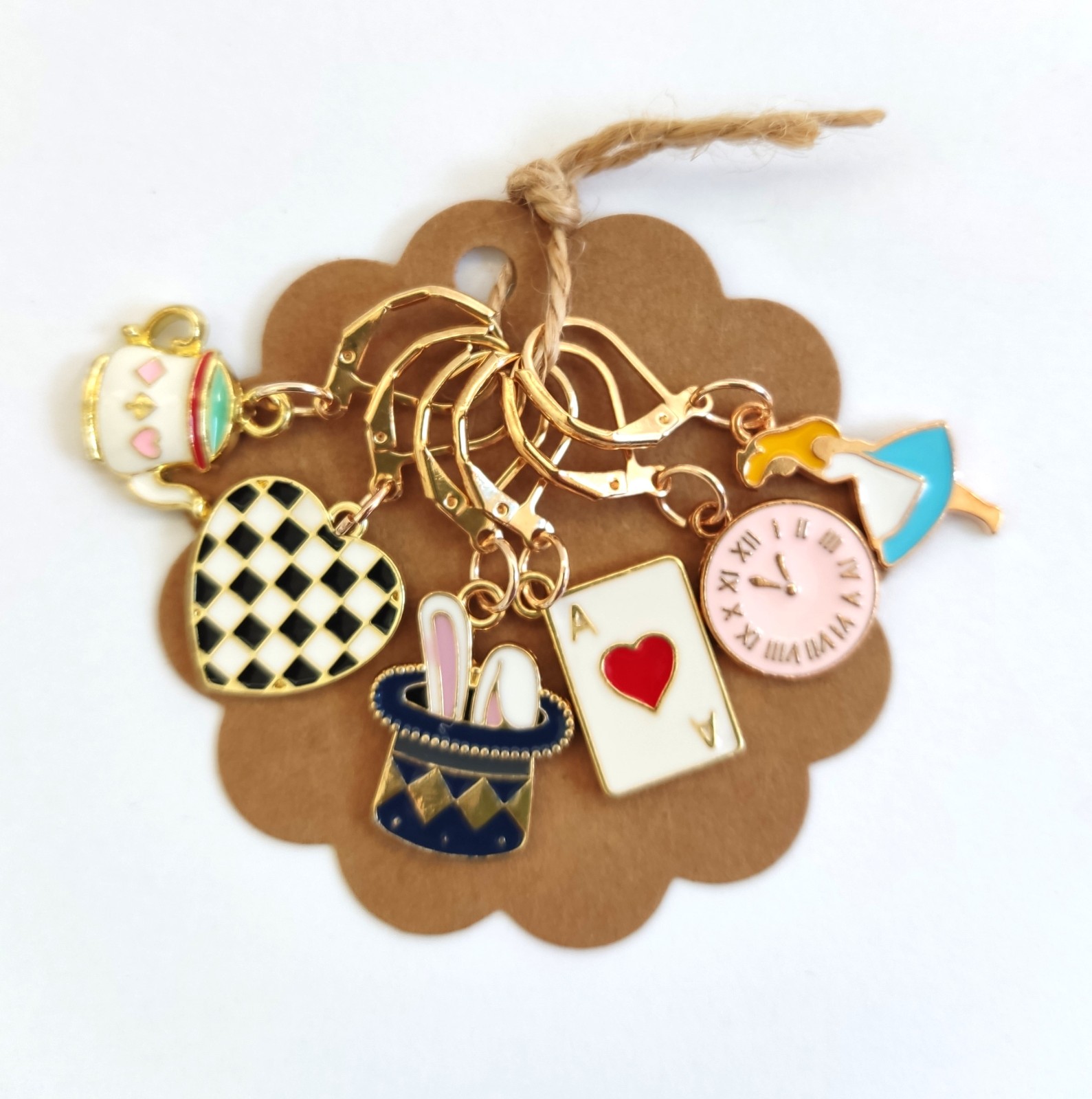 Handgemaakte steekmarkeerders, 'Alice in Wonderland'