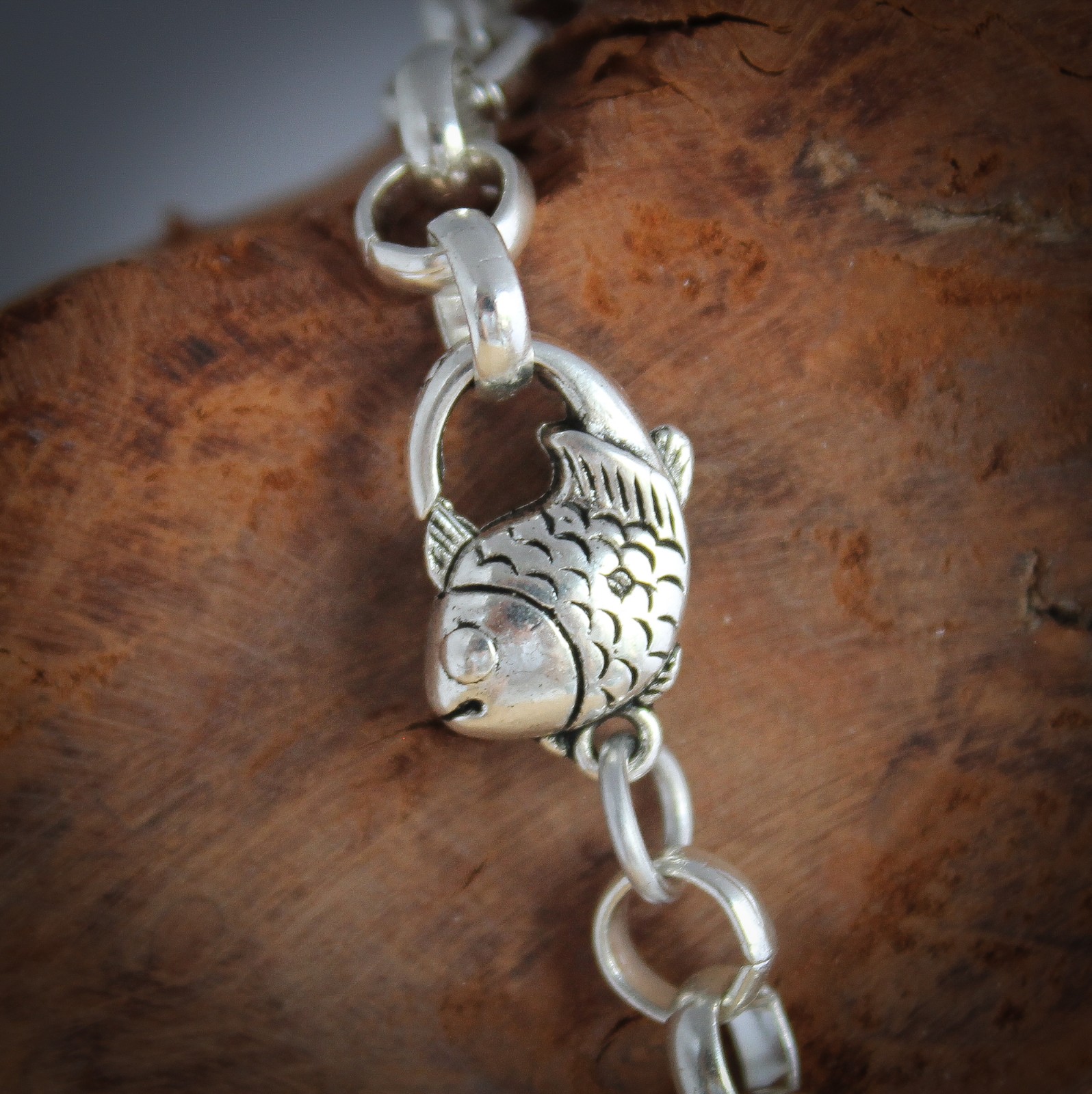 Dansende Vissen & Eigenzinnig, handgemaakte statement ketting met vissen