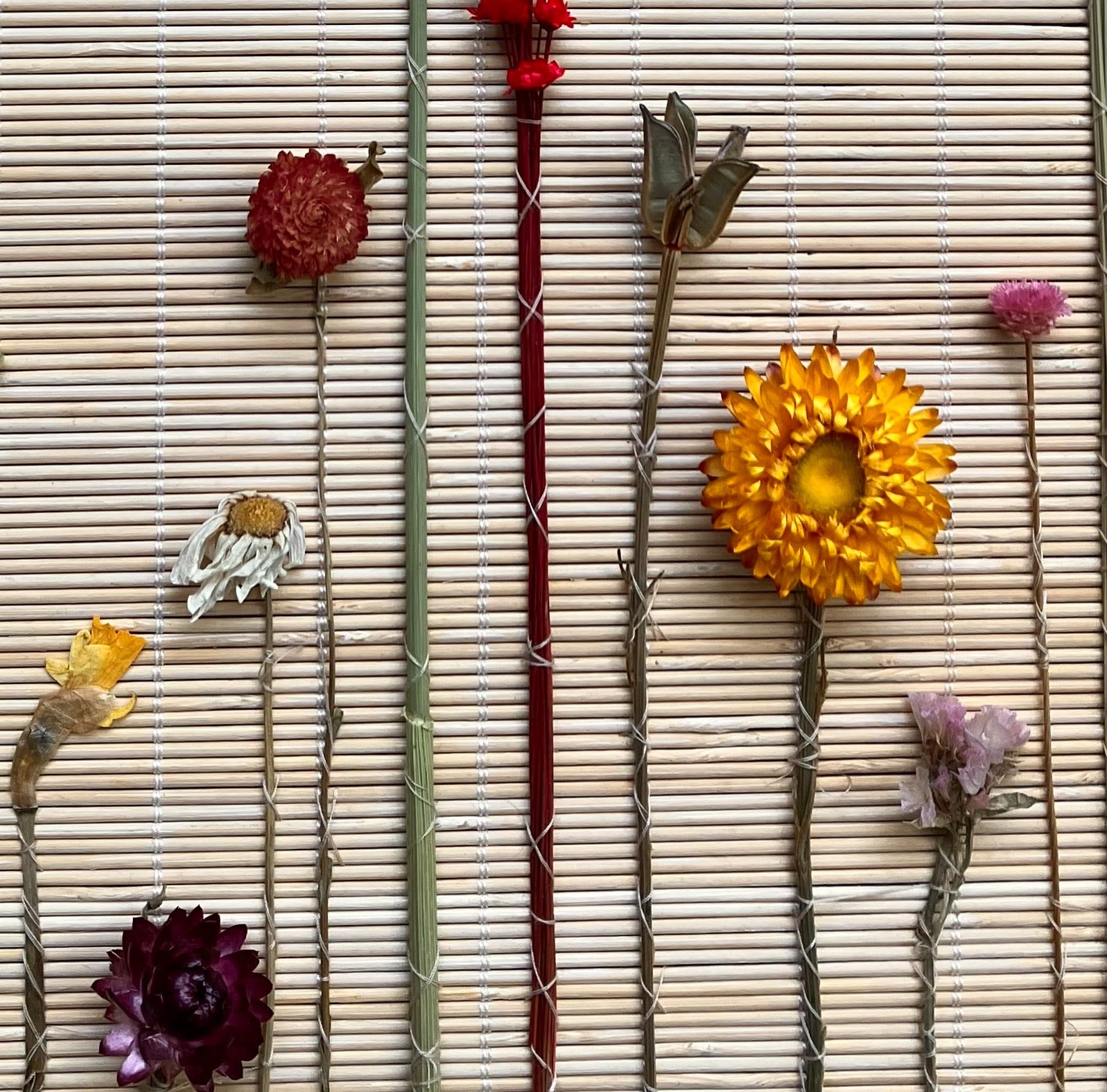 Bamboe Wandhanger  Naturel met gedroogde bloemen - Botanische Bamboe Kunst - Boho Natuurlijk - Geperste Bloemen