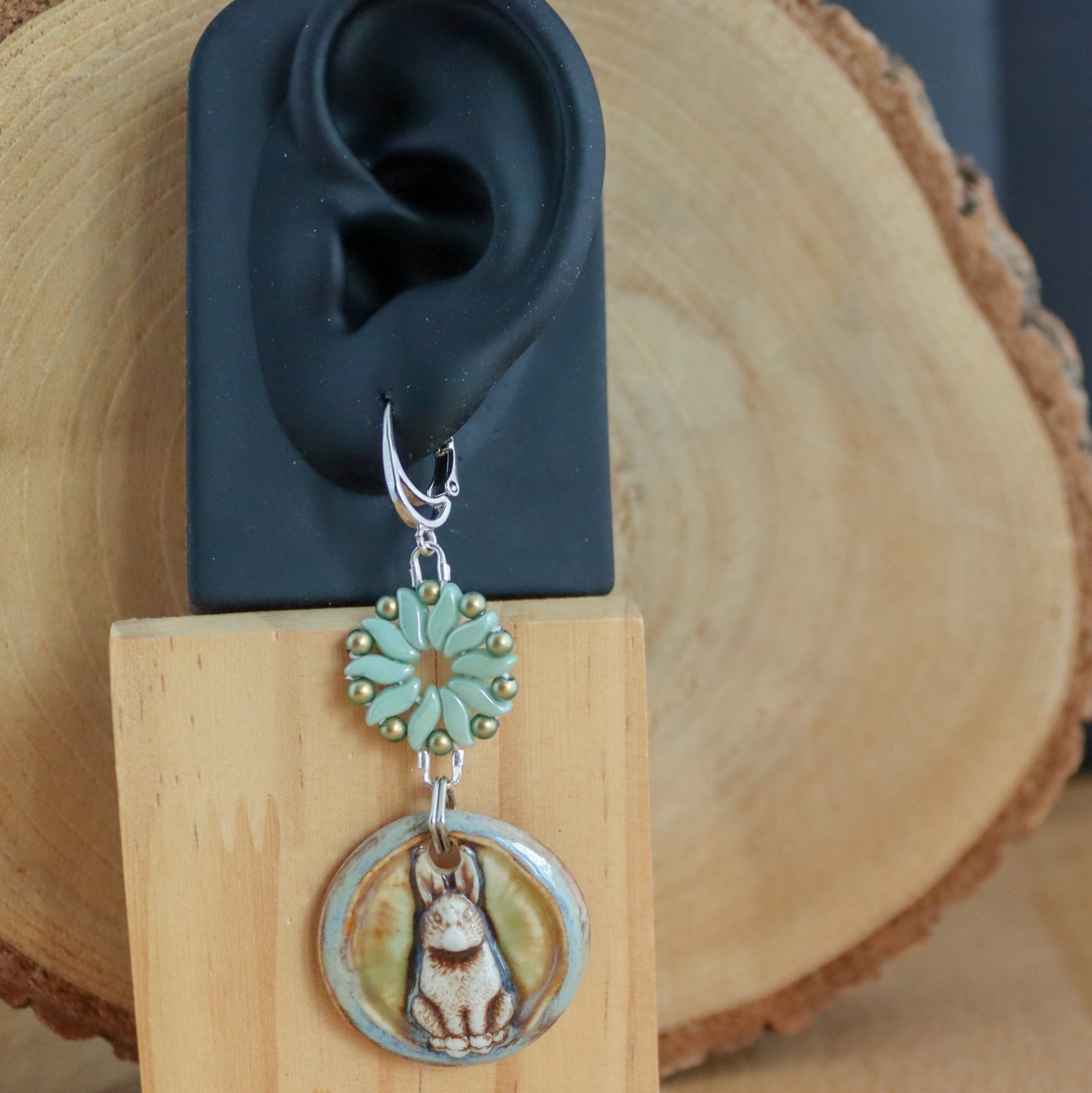 Konijnen oorbellen van keramiek en kralen, Sieraden voor het Voorjaar en Pasen - 68286.jpeg Konijnen oorbellen van keramiek en kralen, Sieraden voor het Voorjaar en Pasen