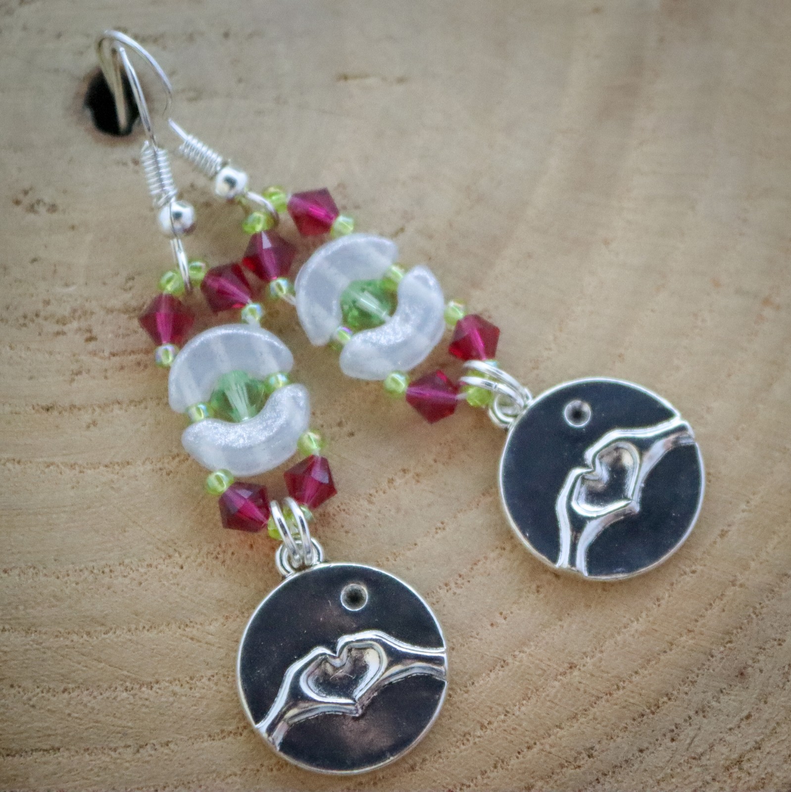 Verbonden Hart, Oorbellen met betekenis en sprankelende kralen - 73725.jpeg Verbonden Hart, Oorbellen met betekenis en sprankelende kralen