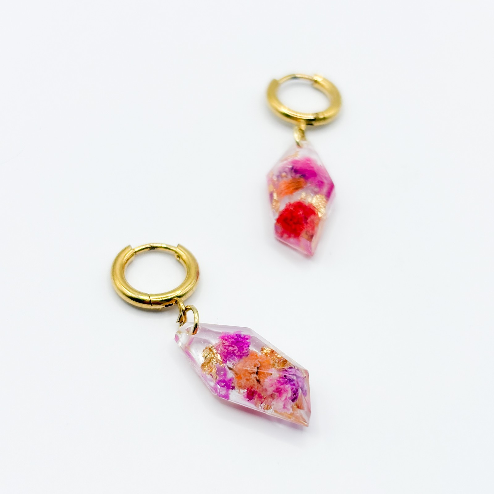 Oorbellen met Gefacetteerde Hangers en Echte Bloemen - 91144 Oorbellen met Gefacetteerde Hangers en Echte Bloemen