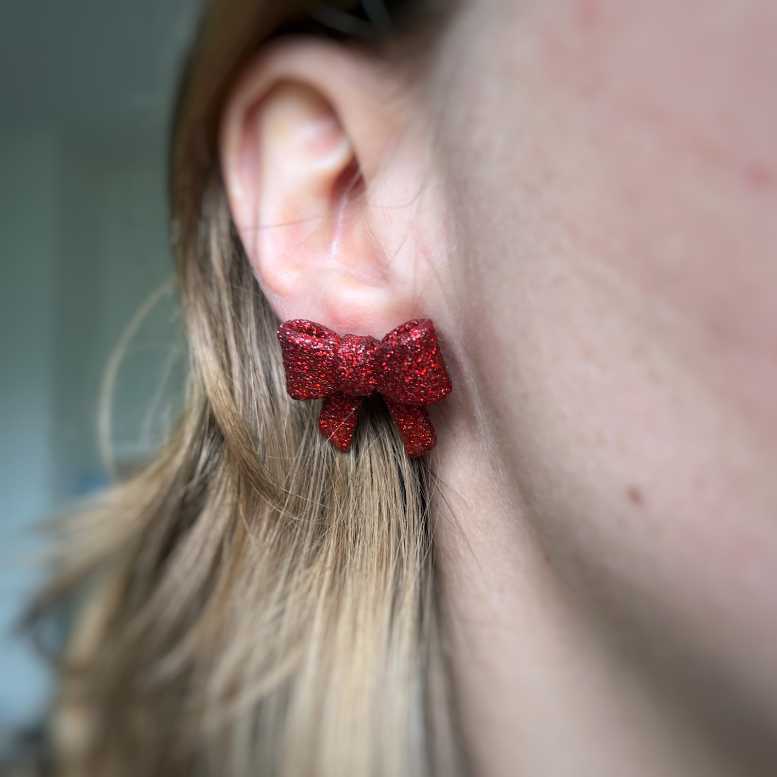 Glitter strik oorbellen