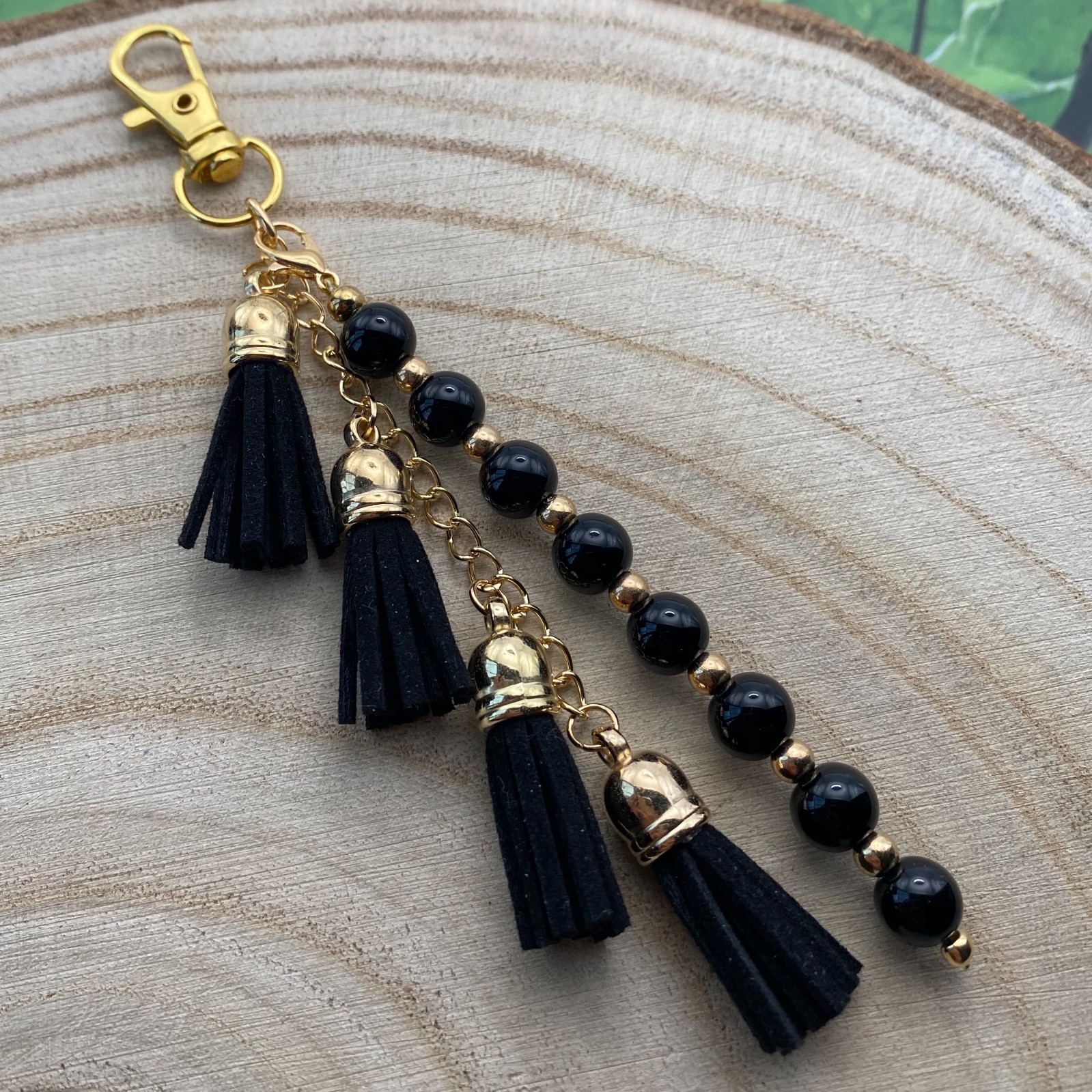 Handgemaakte bag charm met kralen en kwastjes - HG90079