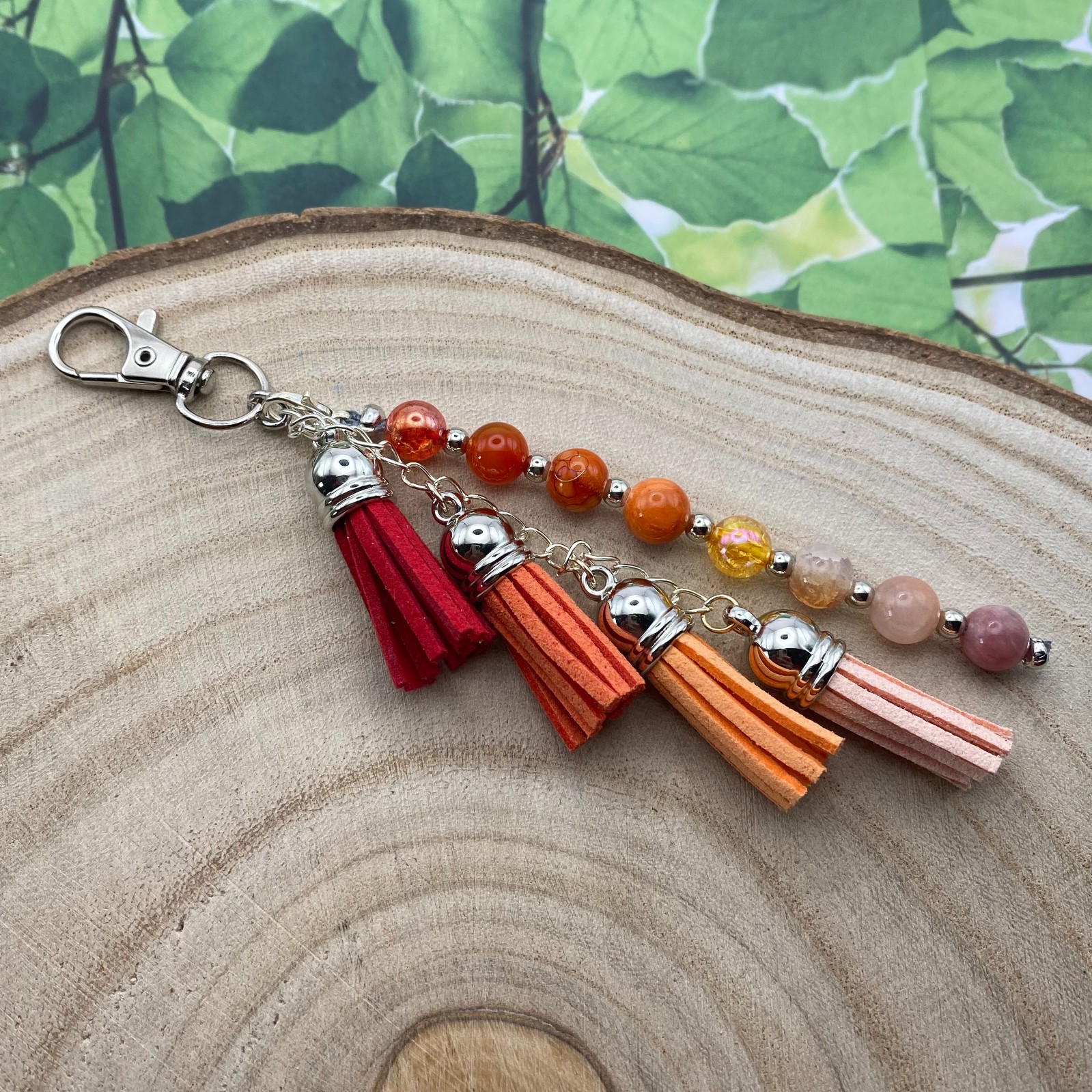 Handgemaakte bag charm met kralen en kwastjes - HZ20085