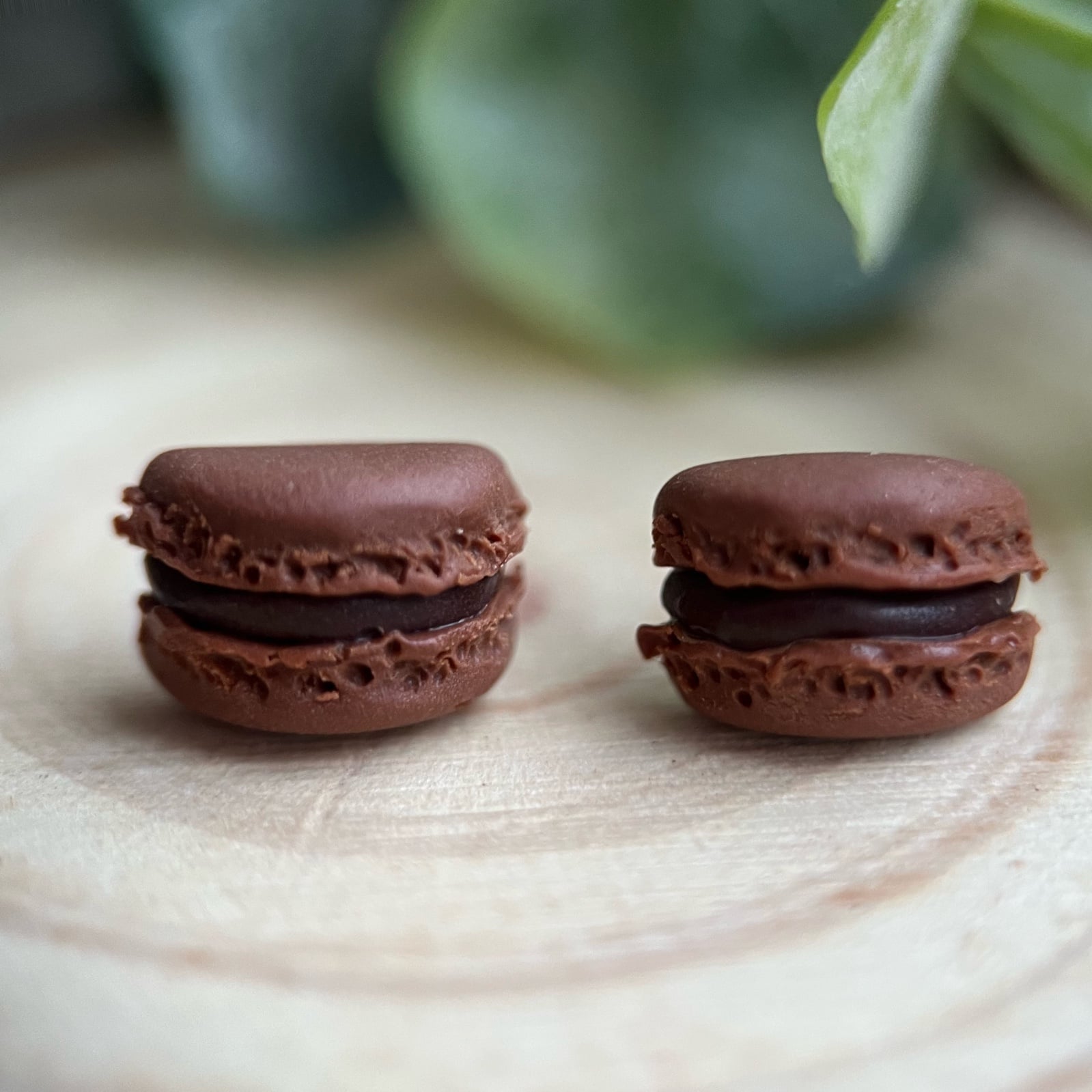 Oorknopjes macaron chocolade