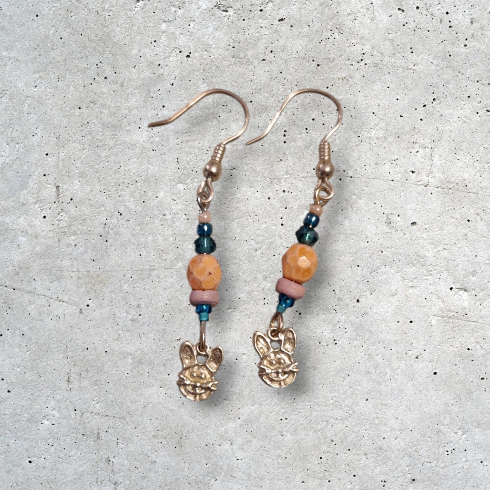 Zilveren oorbellen konijntjes met kralen - 65657.jpeg Zilveren oorbellen konijntjes met kralen