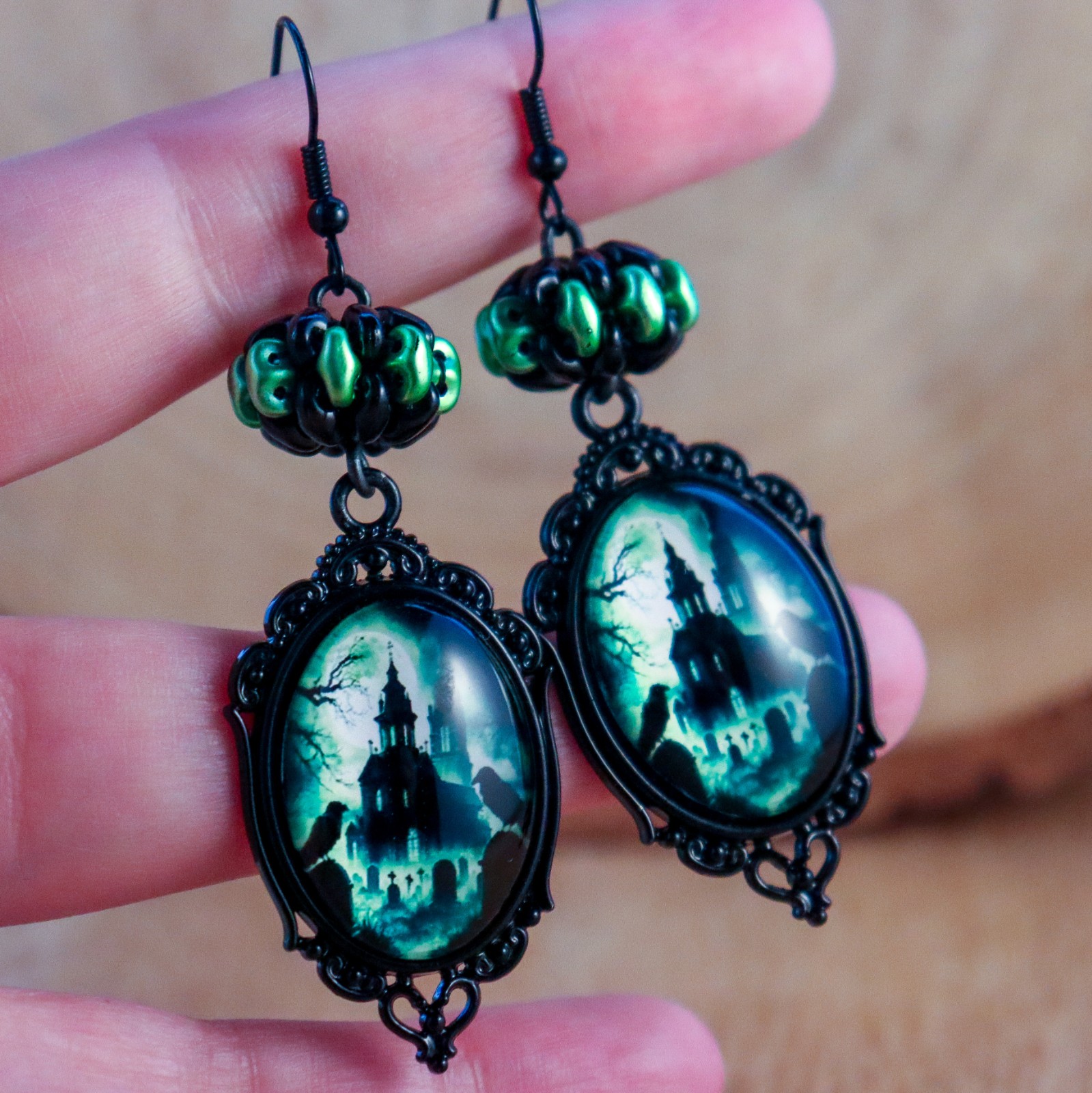 Griezelen & Spookverhalen, Halloween oorbellen met glazen cabochons
