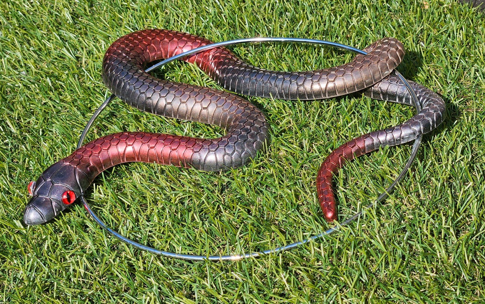 Handgemaakt epoxy slang cirkel "Ziggy the Snake" Cirkel Metallic dive… - 99775 Handgemaakt epoxy slang cirkel "Ziggy the Snake" Cirkel Metallic diverse kleuren
