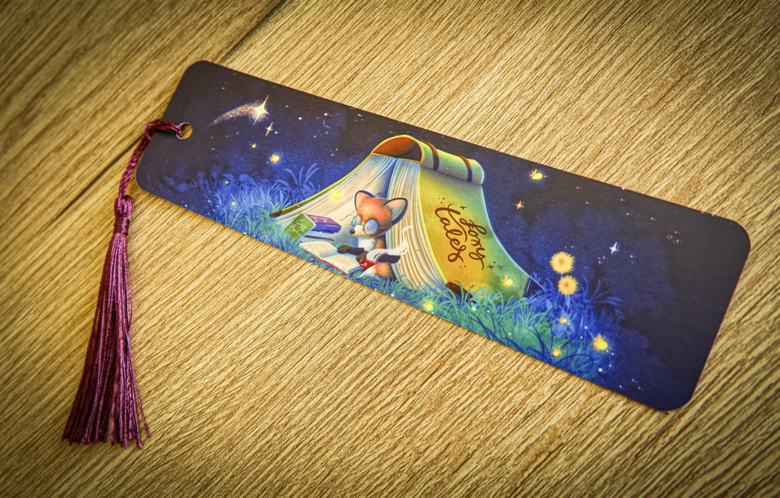 Boekenlegger Foxy tales vosje in een camping tent 50x180mm kwastje - 135187 Boekenlegger Foxy tales vosje in een camping tent 50x180mm kwastje