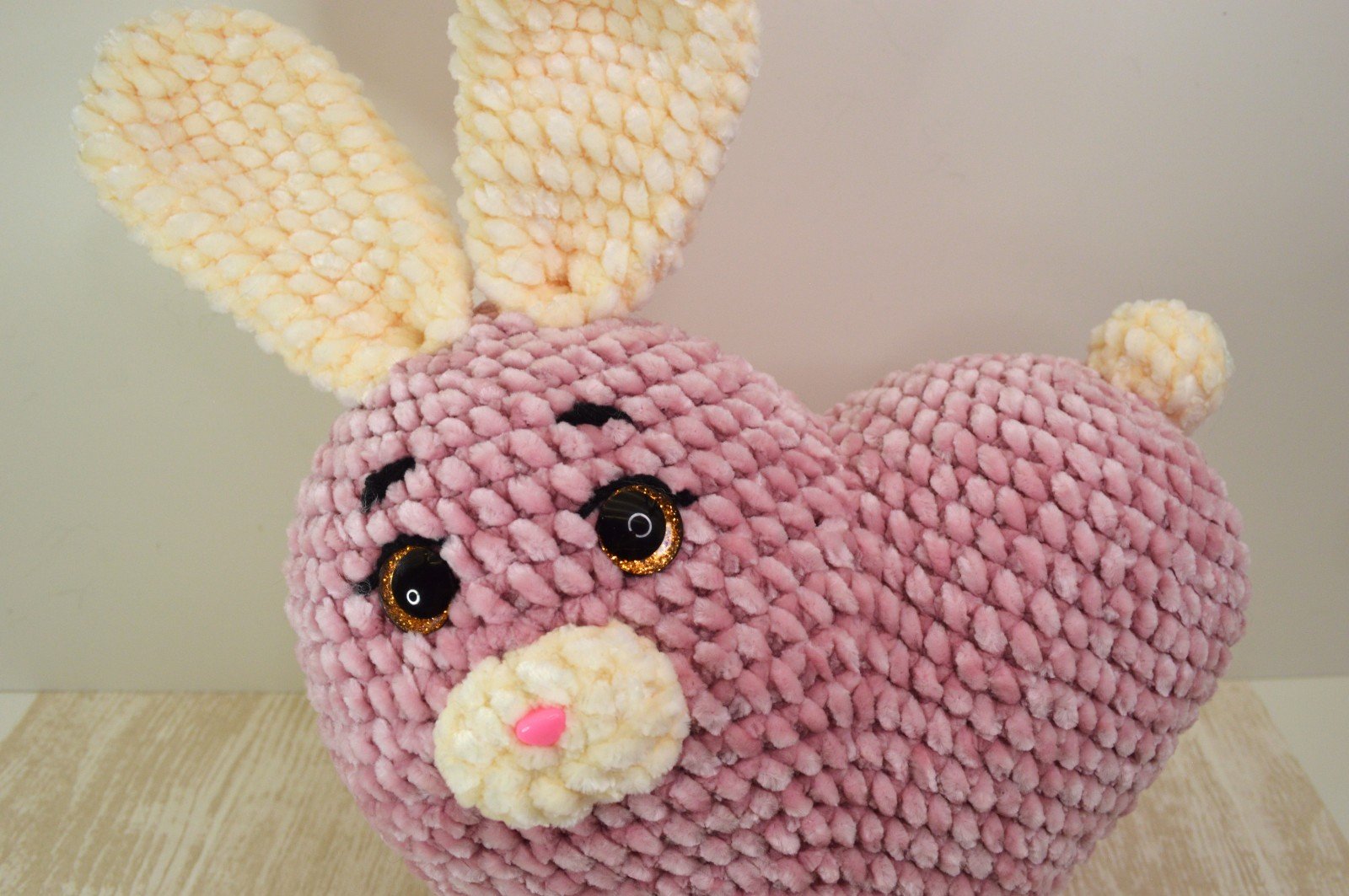 Zachte Hart Konijn, een gehaakte knuffel vol Liefde: zacht velvet - 63675.jpeg Zachte Hart Konijn, een gehaakte knuffel vol Liefde: zacht velvet