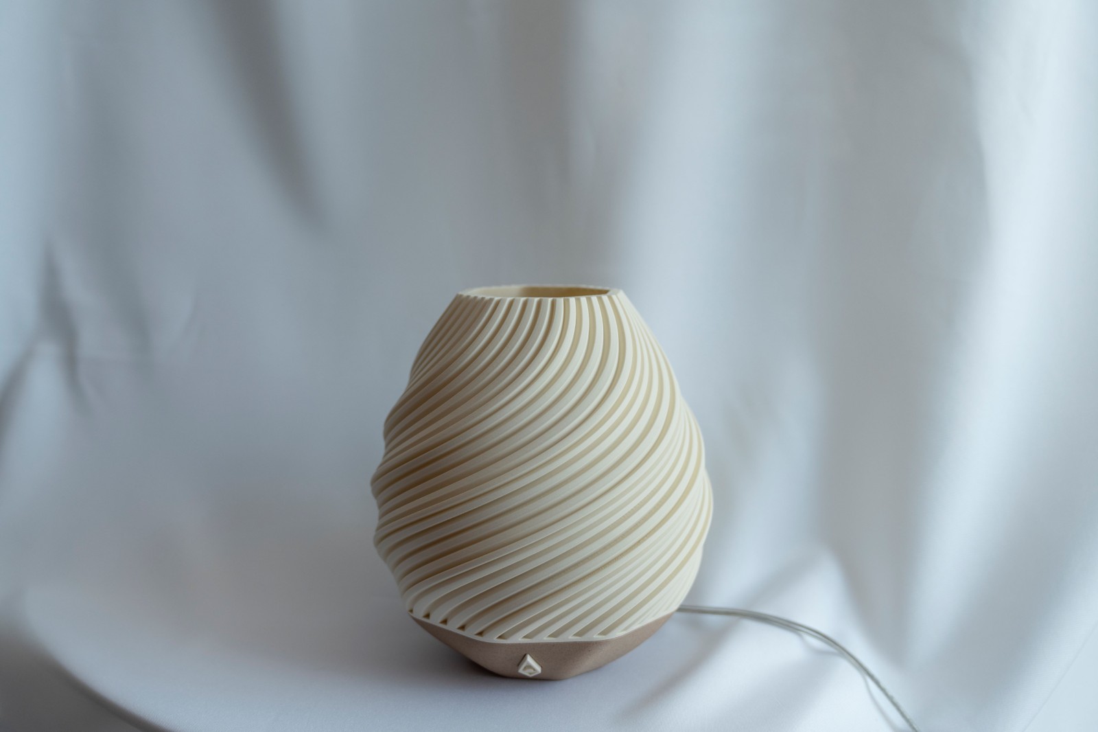 Wulk - Witte Duurzame Tafellamp