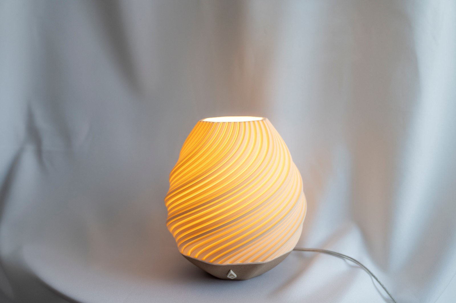 Wulk - Witte Duurzame Tafellamp