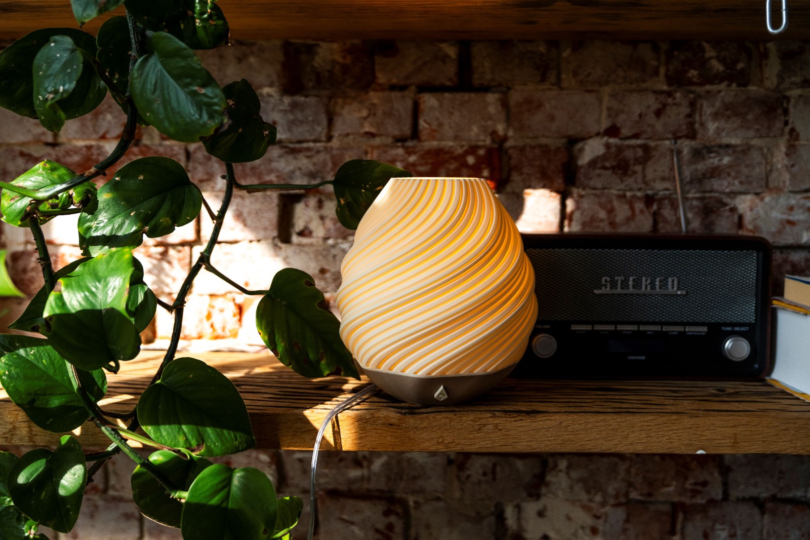 Wulk - Witte Duurzame Tafellamp