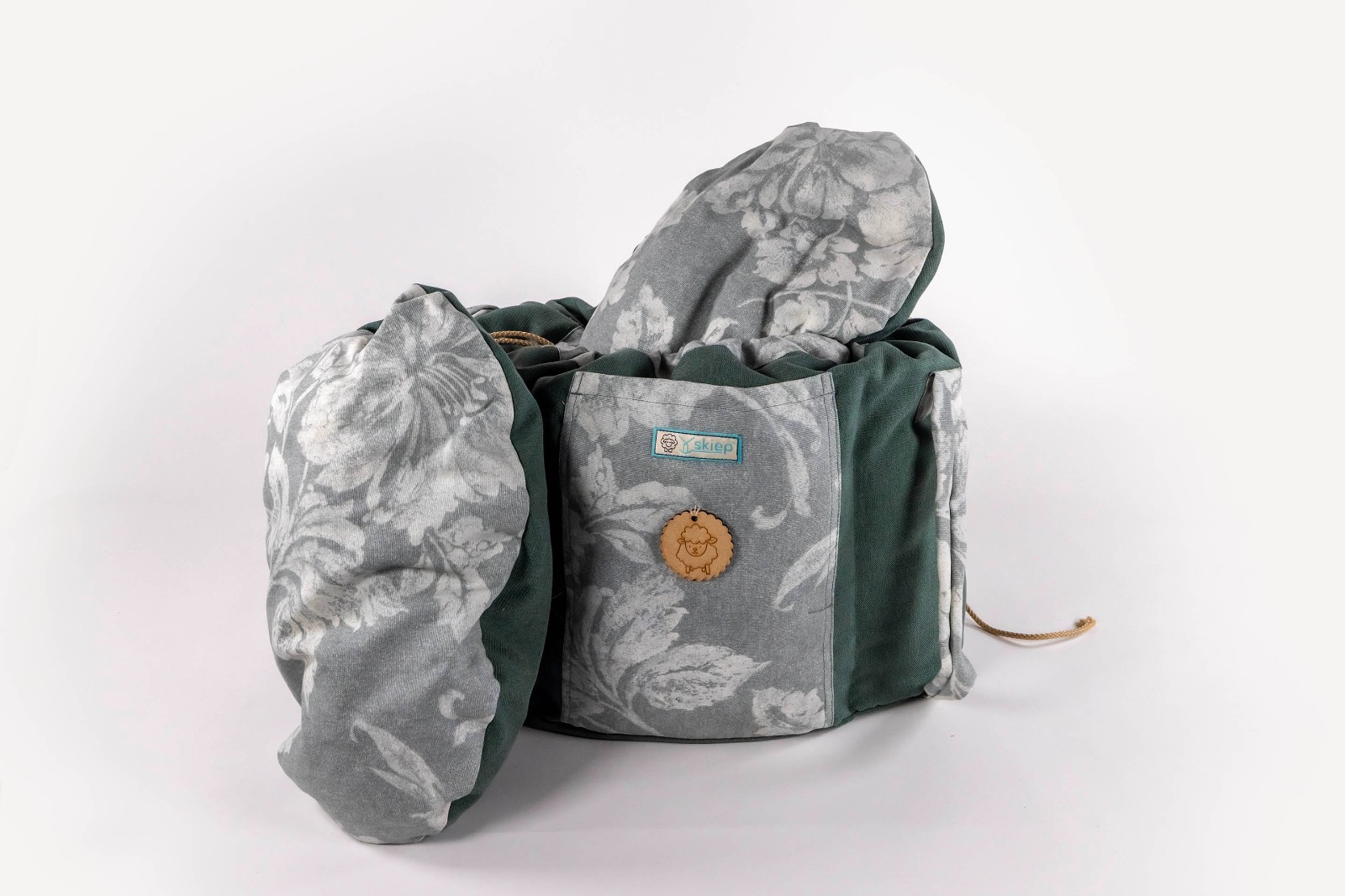 De wollige hooikist /ecologische slowcooker /koelbox - groen met lichtgroen - 73260.jpeg De wollige hooikist /ecologische slowcooker /koelbox - gaarstoof zonder energieverbruik- groen met lichtgroen