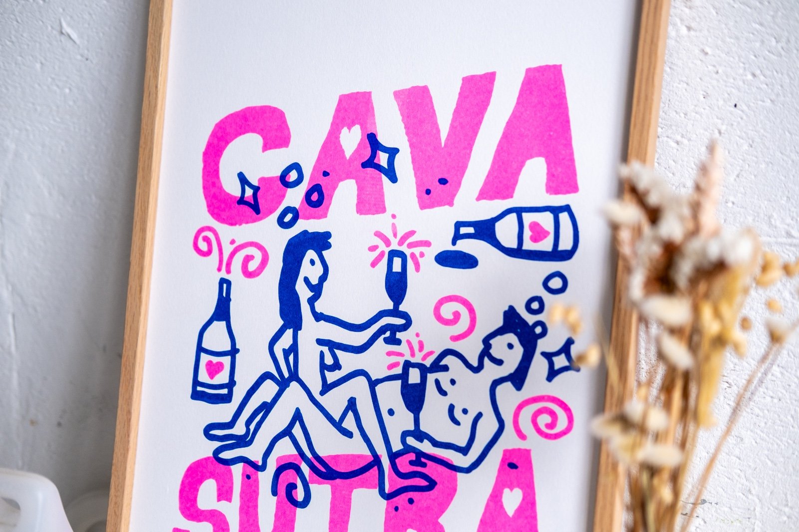 Cava Sutra - 100711 Grappige Risoprint met illustratie van stelletje dat aan Cavasutra doet