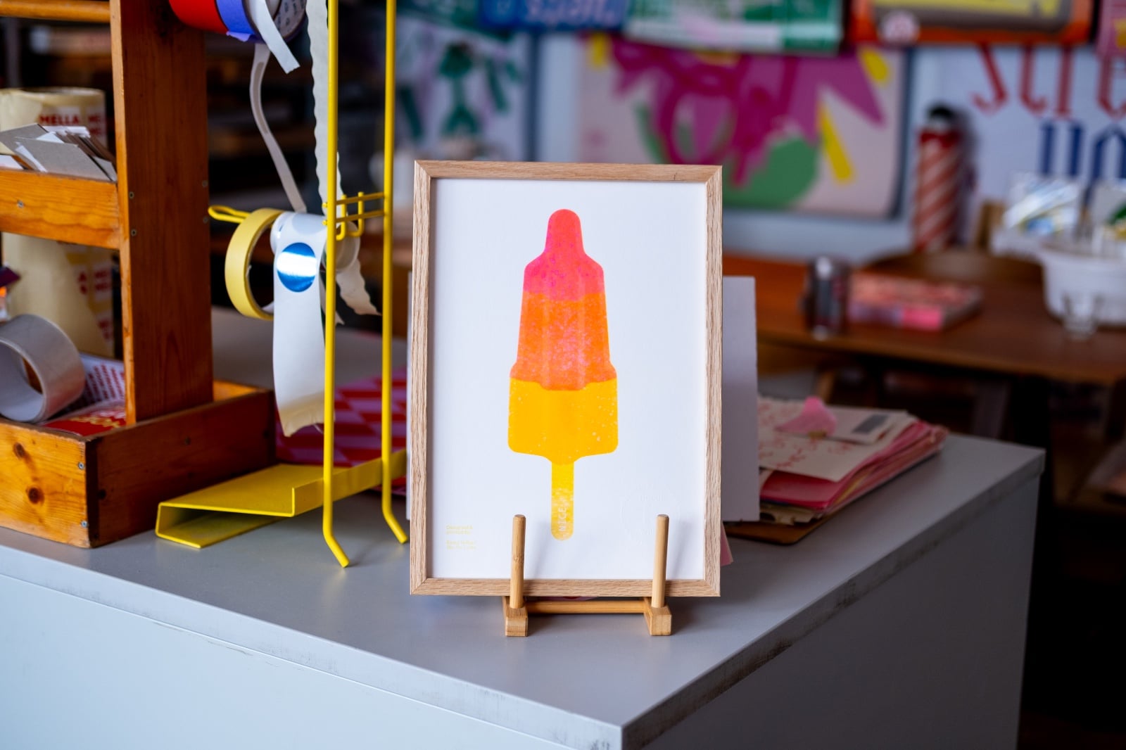 Raketje - A4 riso art print - 100528 Raket ijsje Risoprint geel