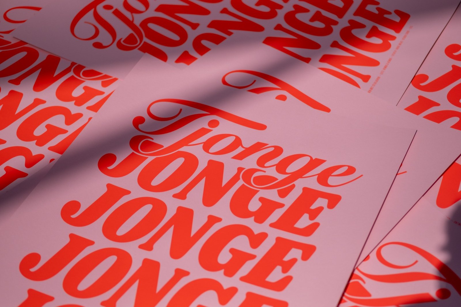 Tjonge Jonge Poster - 100656 Roze zeefdruk poster met quote - Tjonge Jonge Jonge