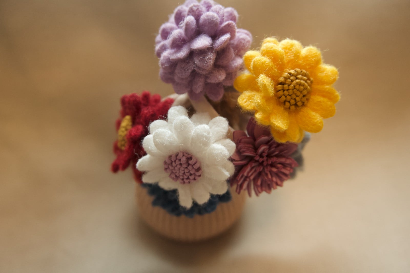 Cadeauset elastieken bloemen in 3D vaas