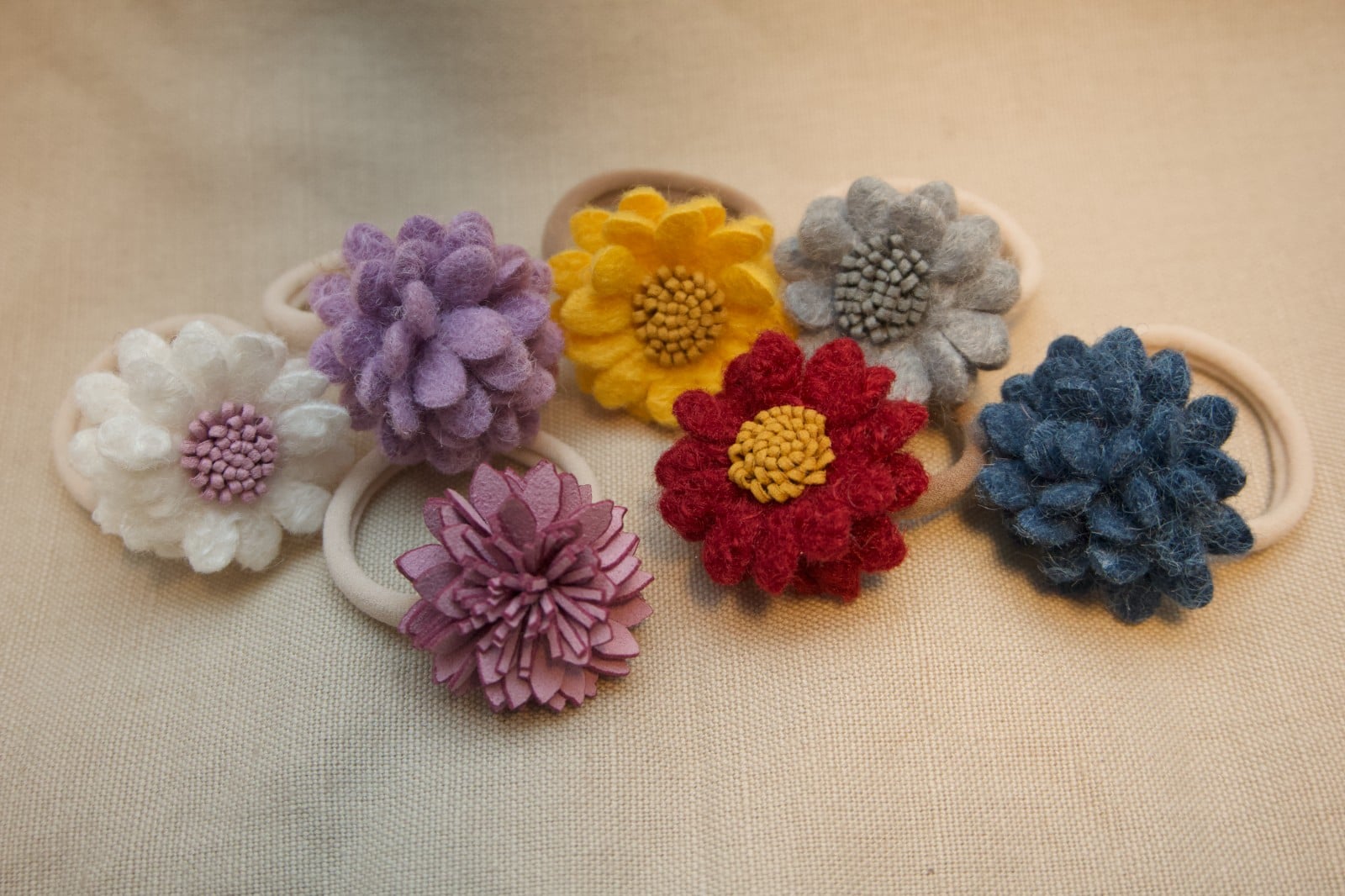 Cadeauset elastieken bloemen in 3D vaas