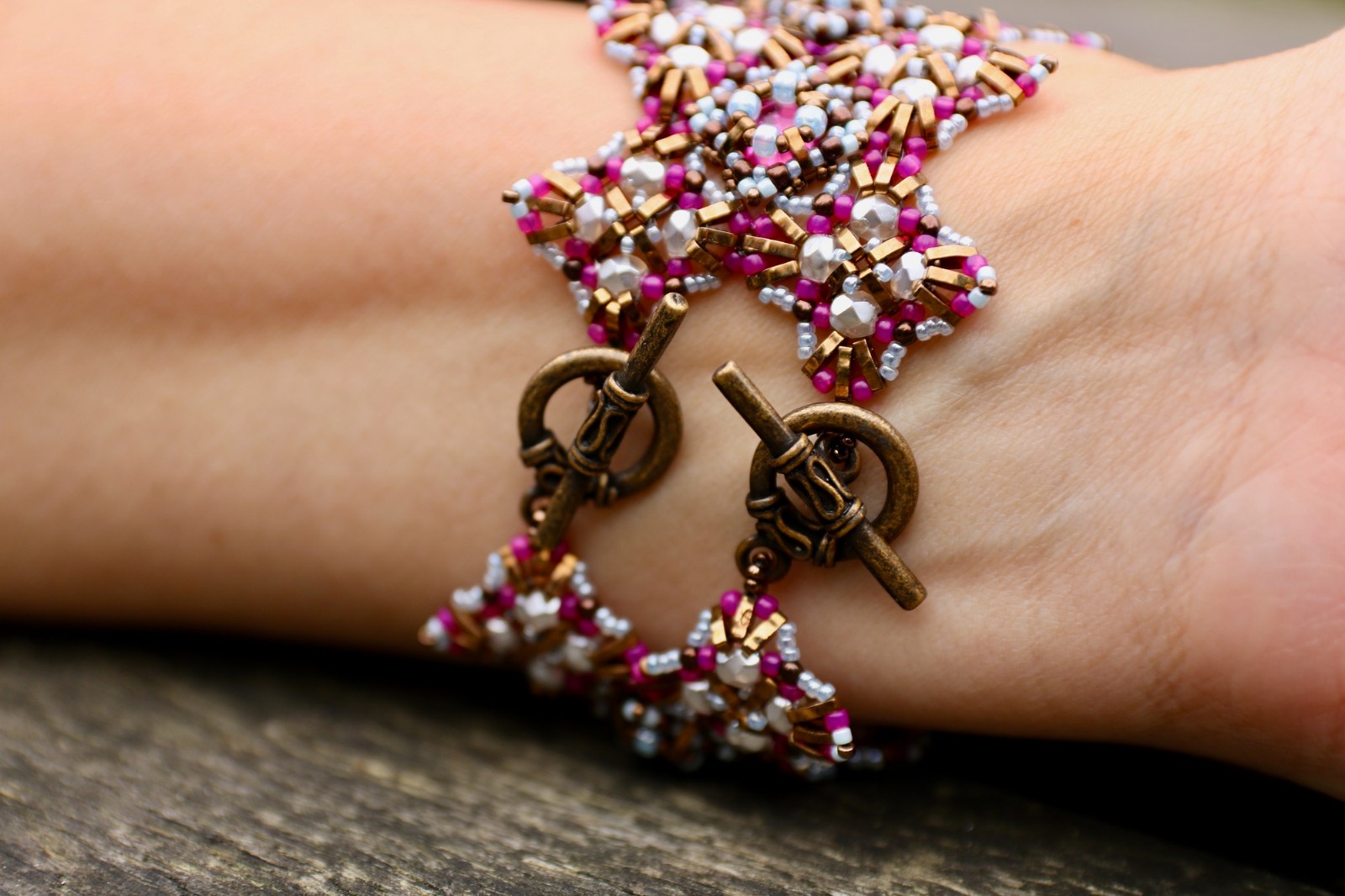 Byzantine multi een byzantijnse kralenarmband in roze amethyst & donker brons