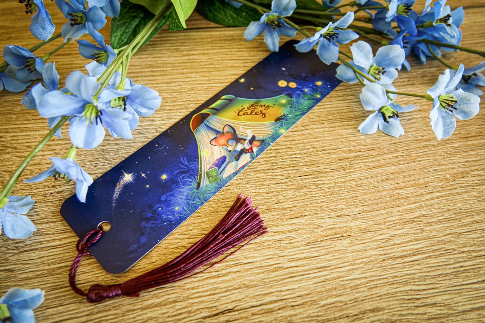 Boekenlegger Foxy tales vosje in een camping tent 50x180mm kwastje - 135185 Boekenlegger Foxy tales vosje in een camping tent 50x180mm kwastje