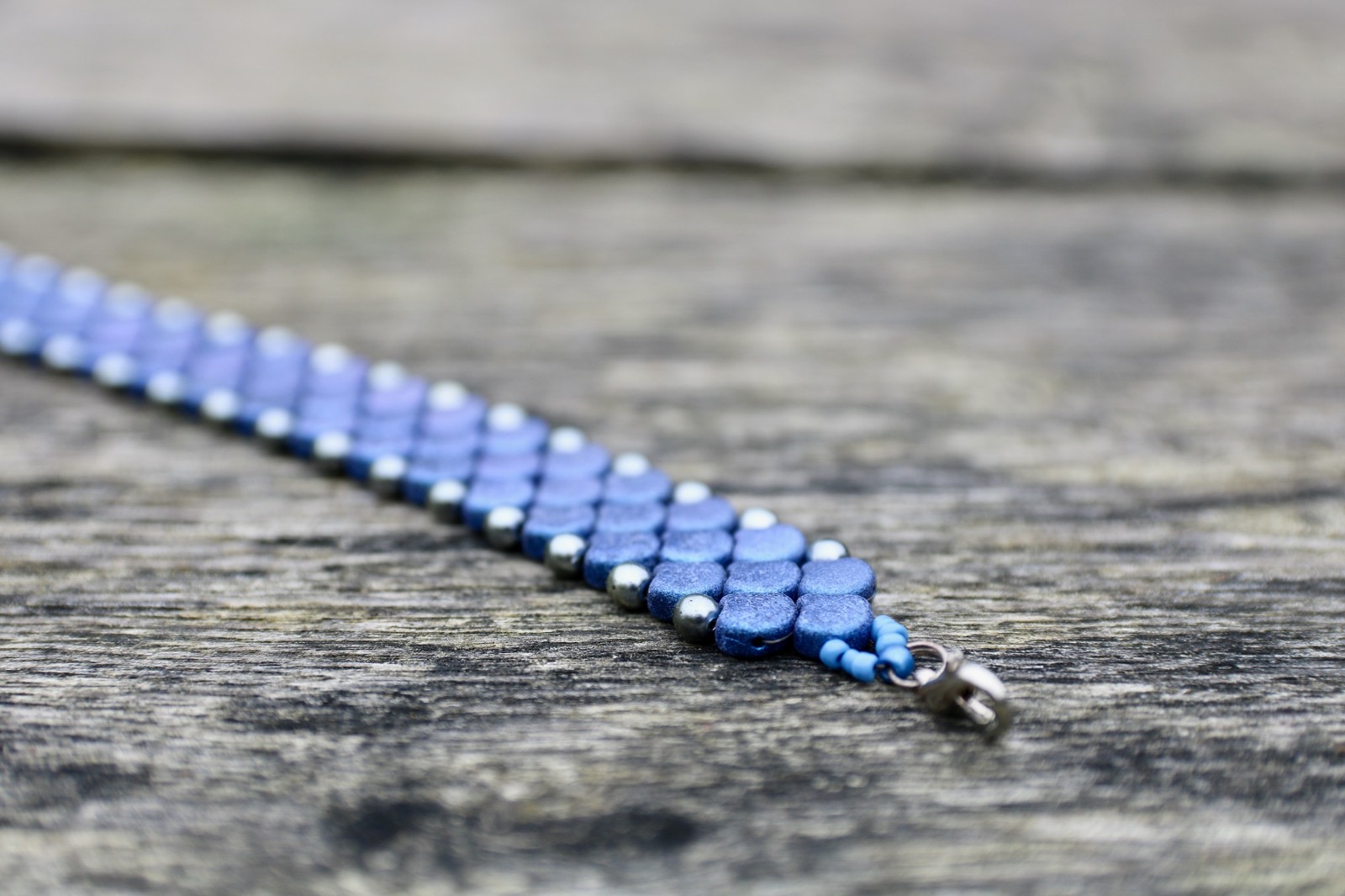 Handgemaakte kralenarmband 'Snake Skin Blue' — Ginko kralen, 19 cm - 132212 Handgemaakte kralenarmband 'Snake Skin Blue' — Ginko kralen, 19 cm