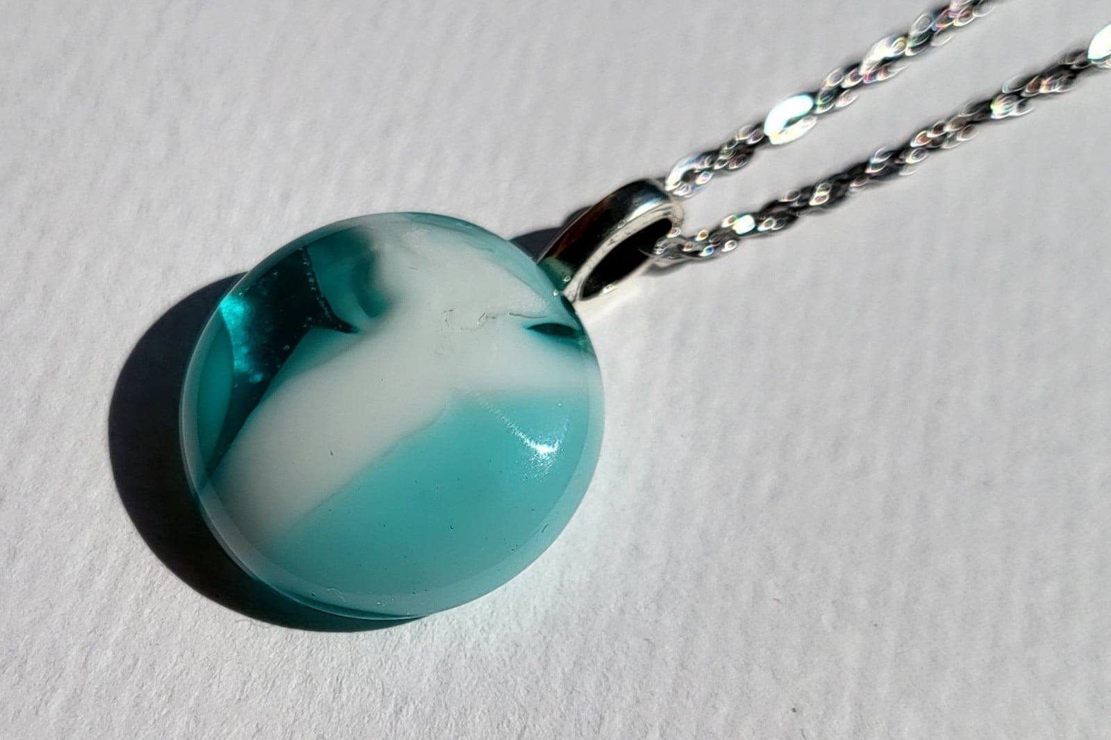 RVS ketting met uniek "Cayo Sal Herinneringen" glas hanger