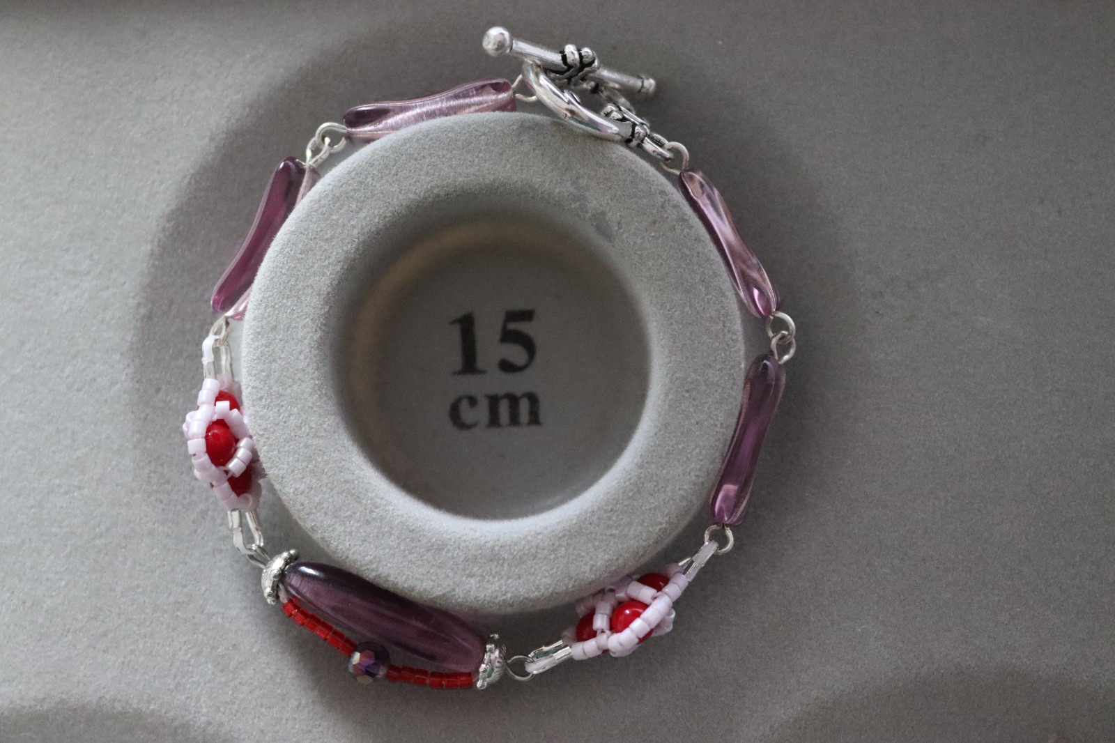 Passievol & Avant-Garde, sieradenset met handgemaakte glaskunst in paars en rood