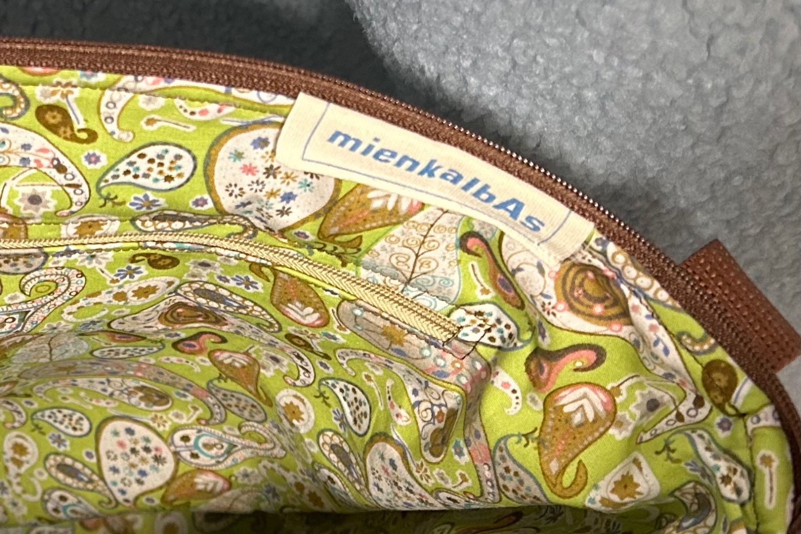 Bruin / beige tas met fantasie borduursel