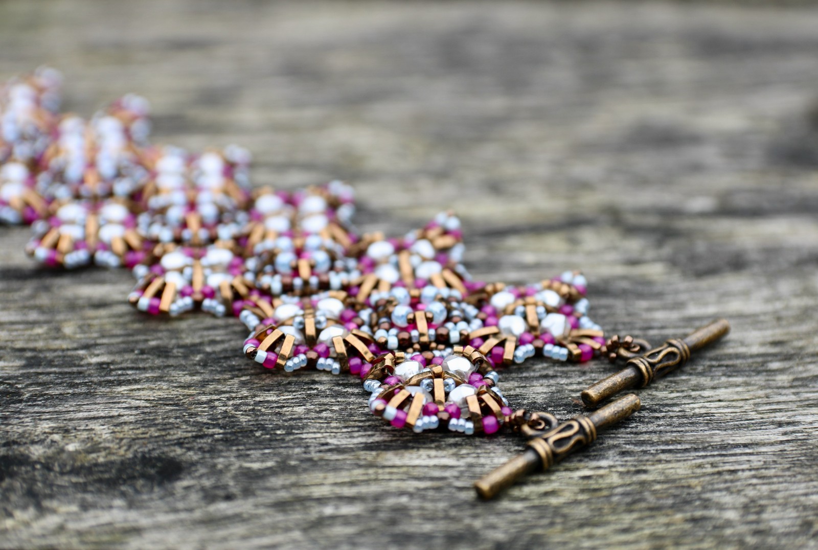Byzantine multi een byzantijnse kralenarmband in roze amethyst & donker brons