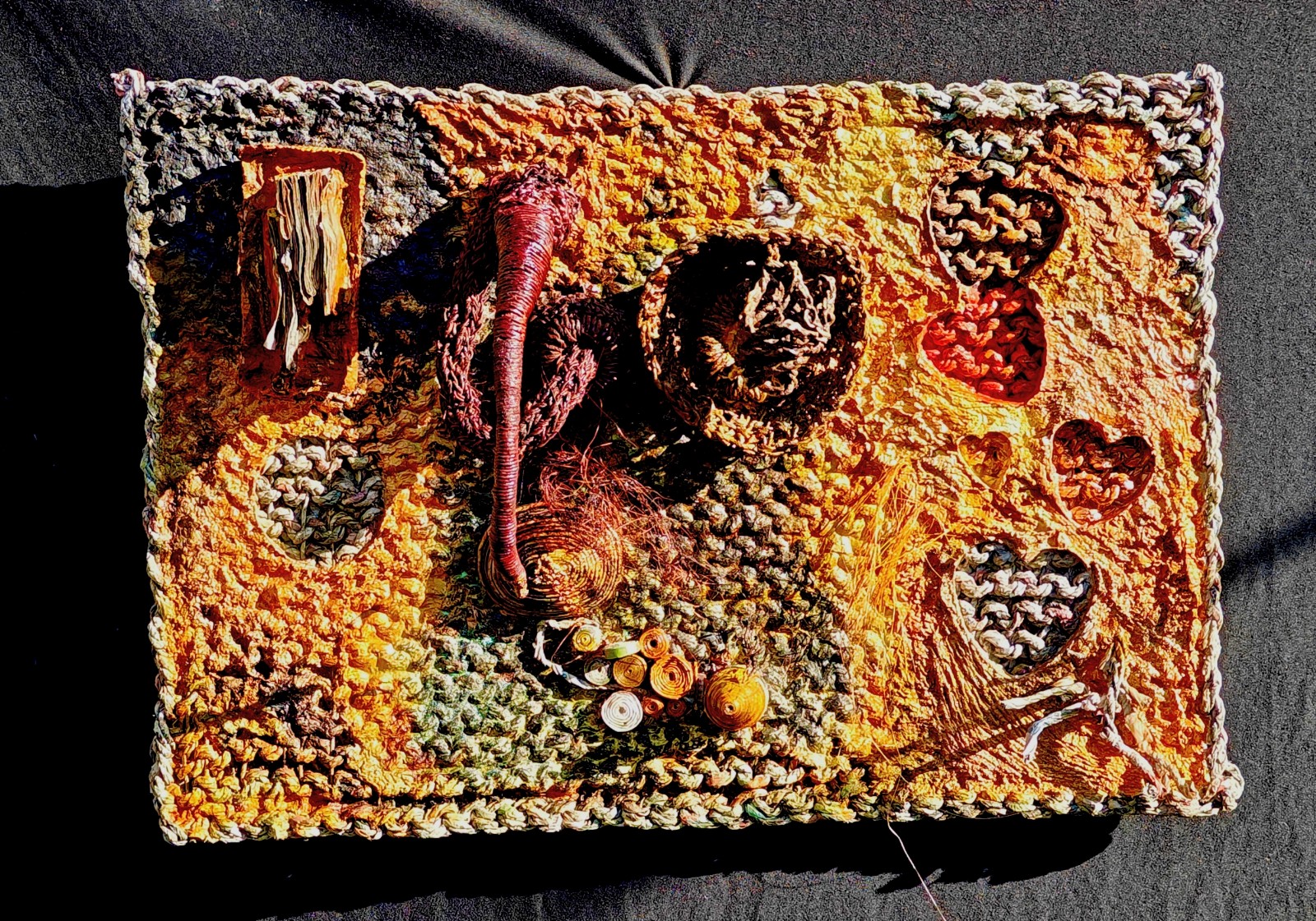 gebreide krant werkstuk.