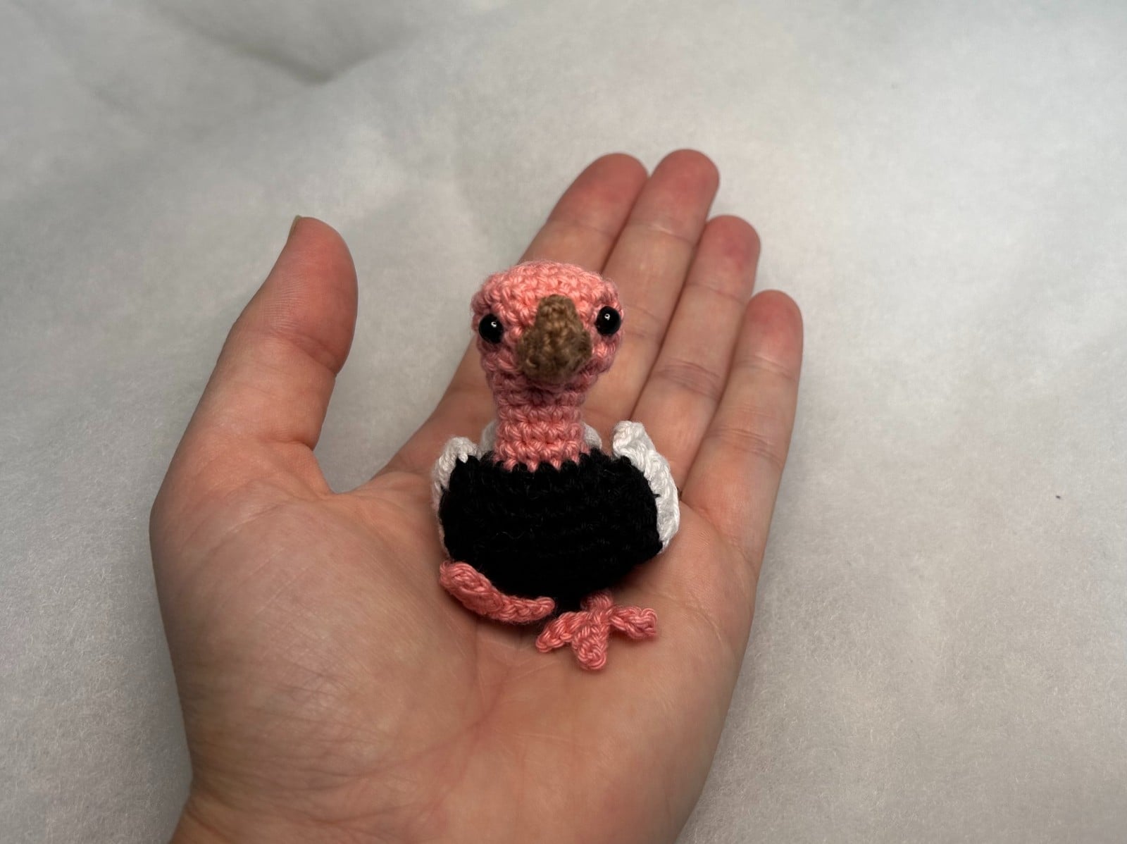 Gehaakte ministruisvogel– handgemaakt klein knuffeltje van katoen