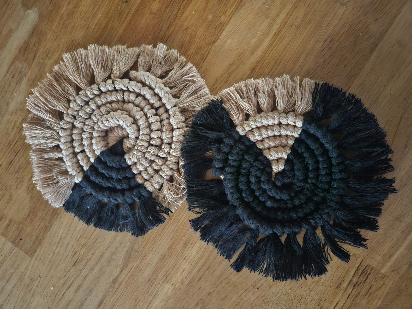 Grote macrame onderzetters