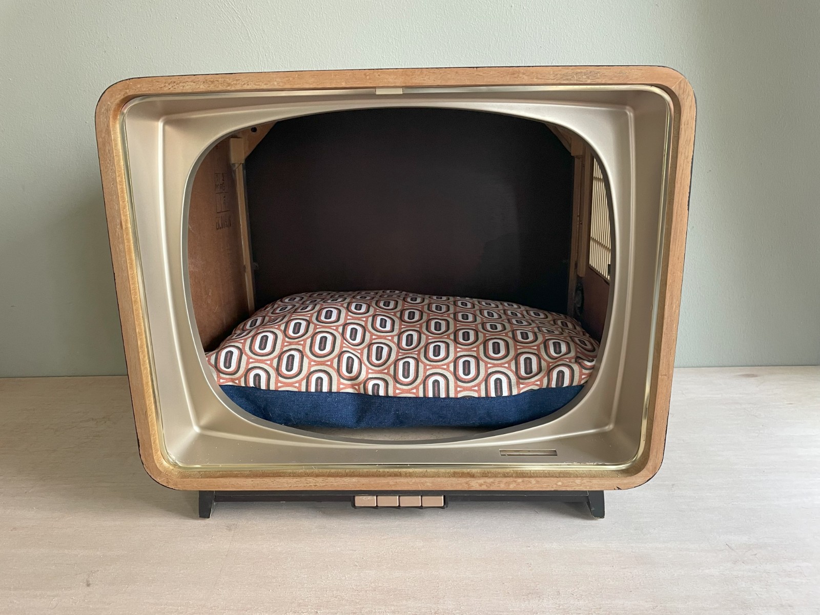 Retro kattenmand / hondenmand TV - 76941.jpeg Retro kattenmand / hondenmand TV