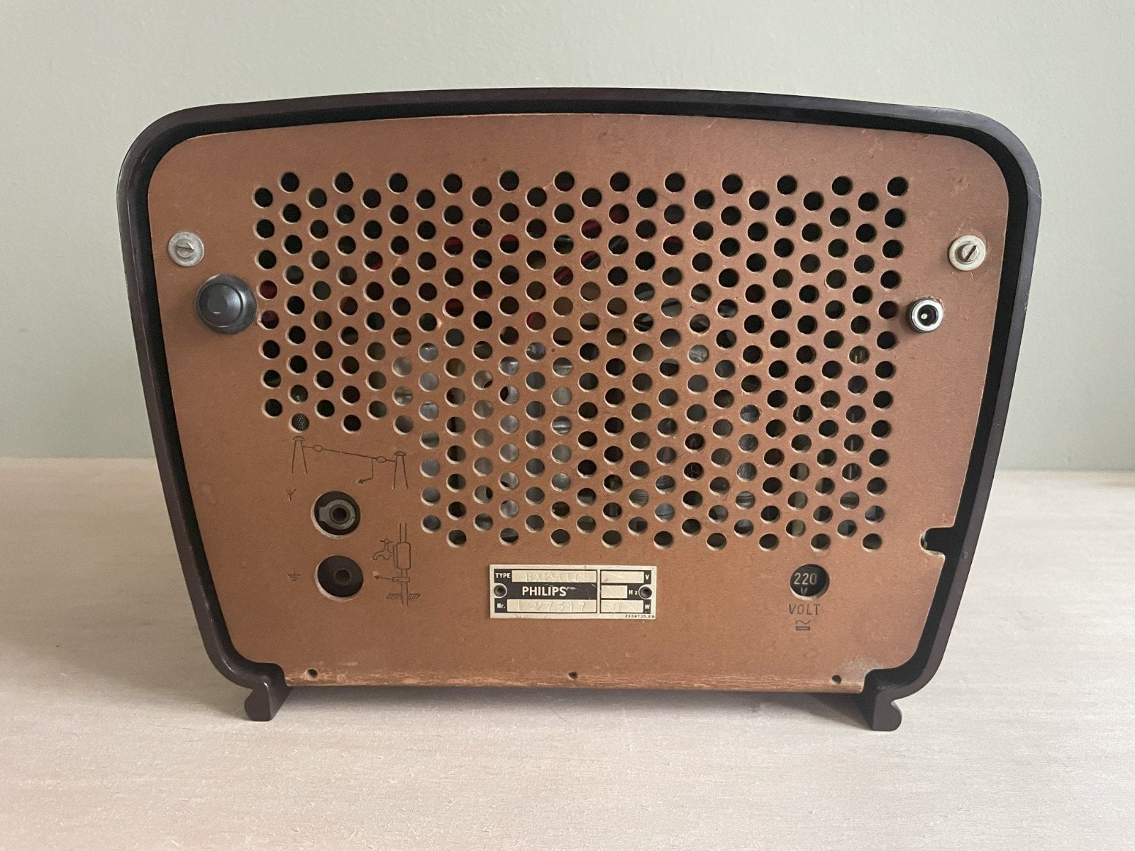 Vintage bluetooth radio Philips Philetta 1949 - 76977.jpeg Vintage bluetooth radio Philips Philetta 1949