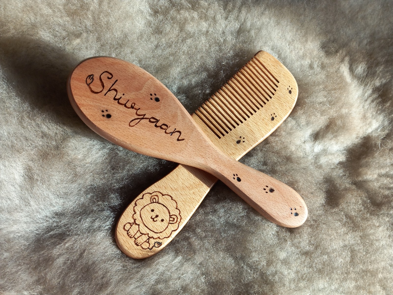 Gepersonaliseerde gebrand houten baby kam en borstel set