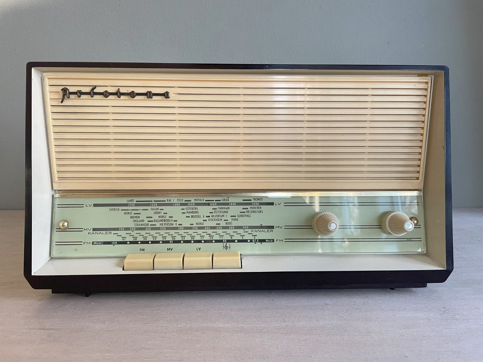 Vintage bluetooth radio Aristona mint 1959